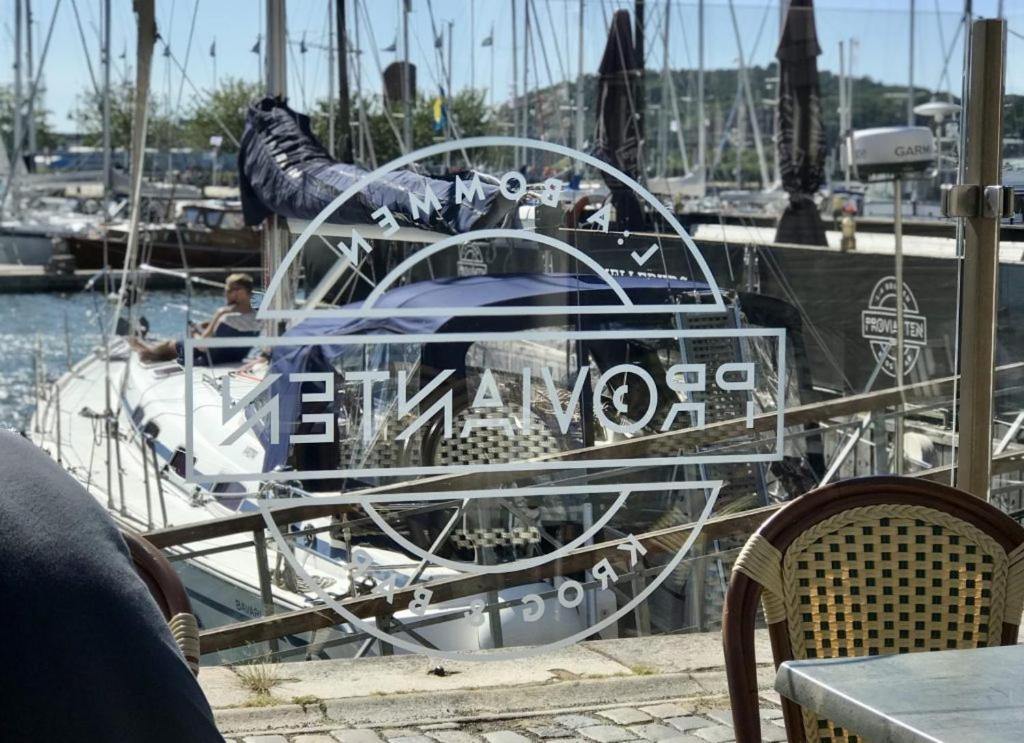 Downtown Sailboat - Vega 1