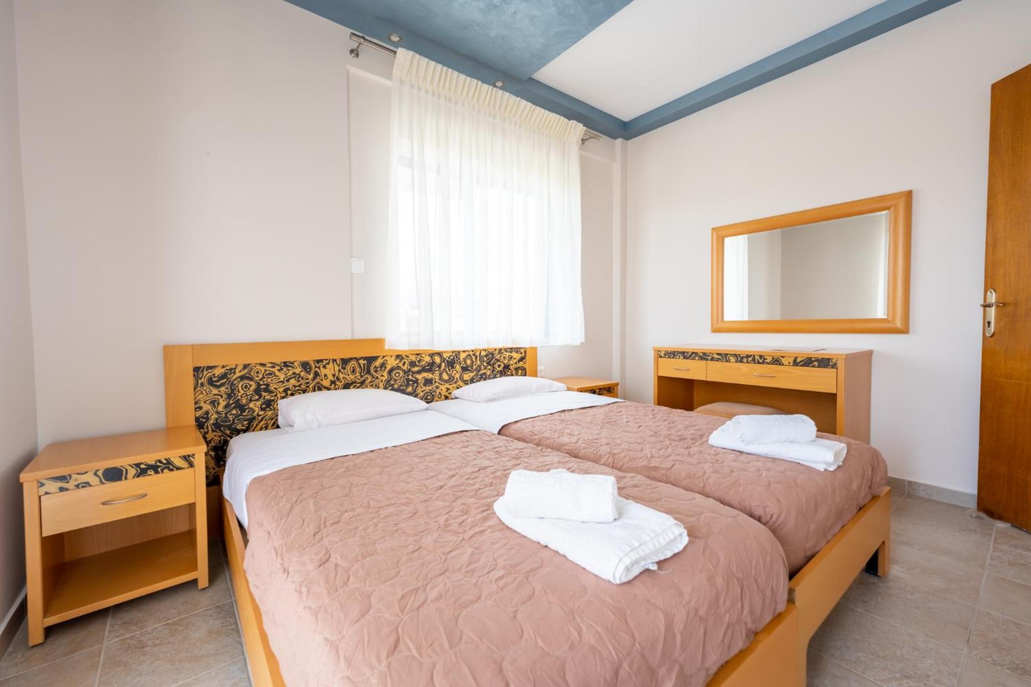 Milonas House Apartments