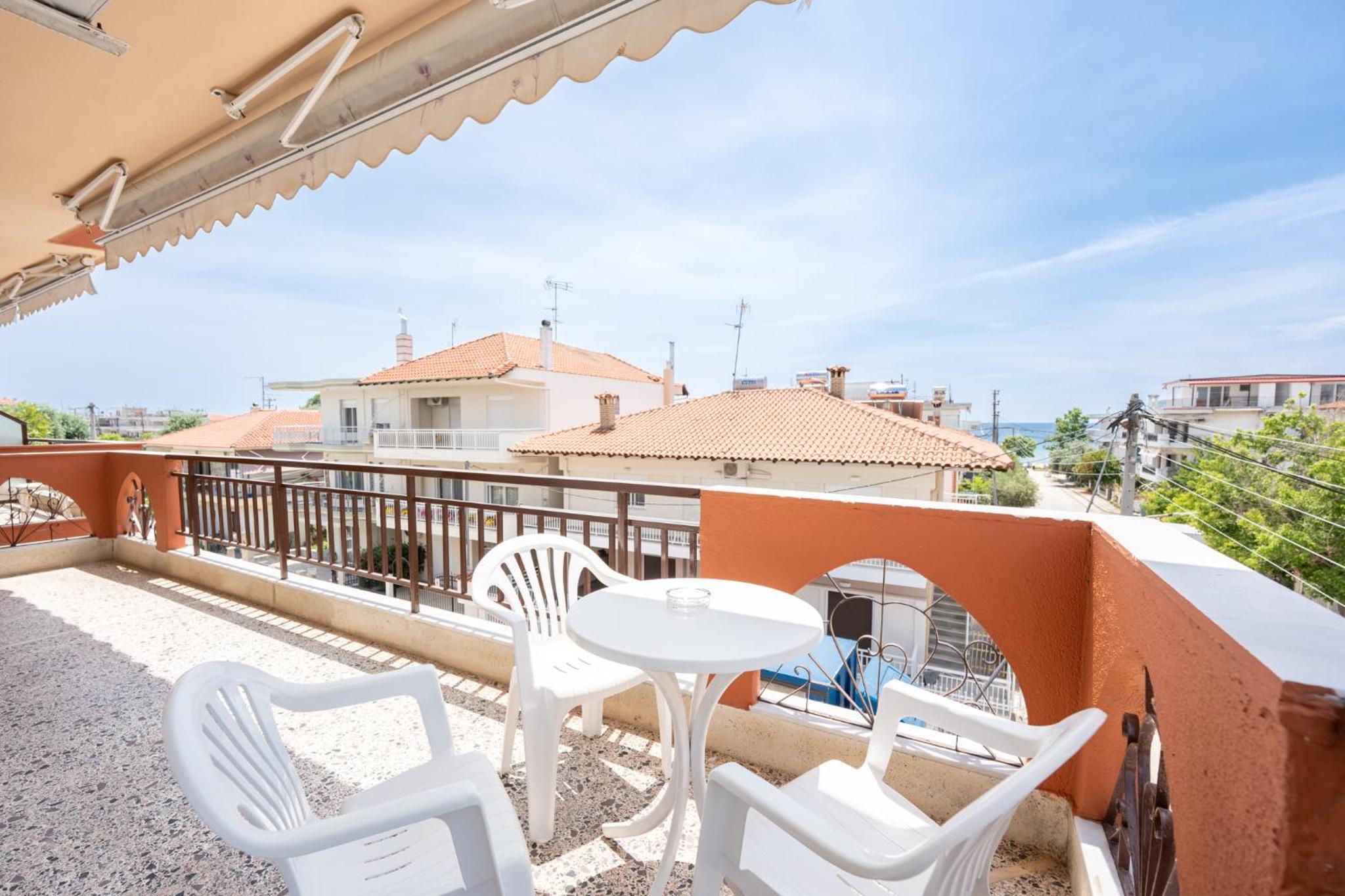 Milonas House Apartments