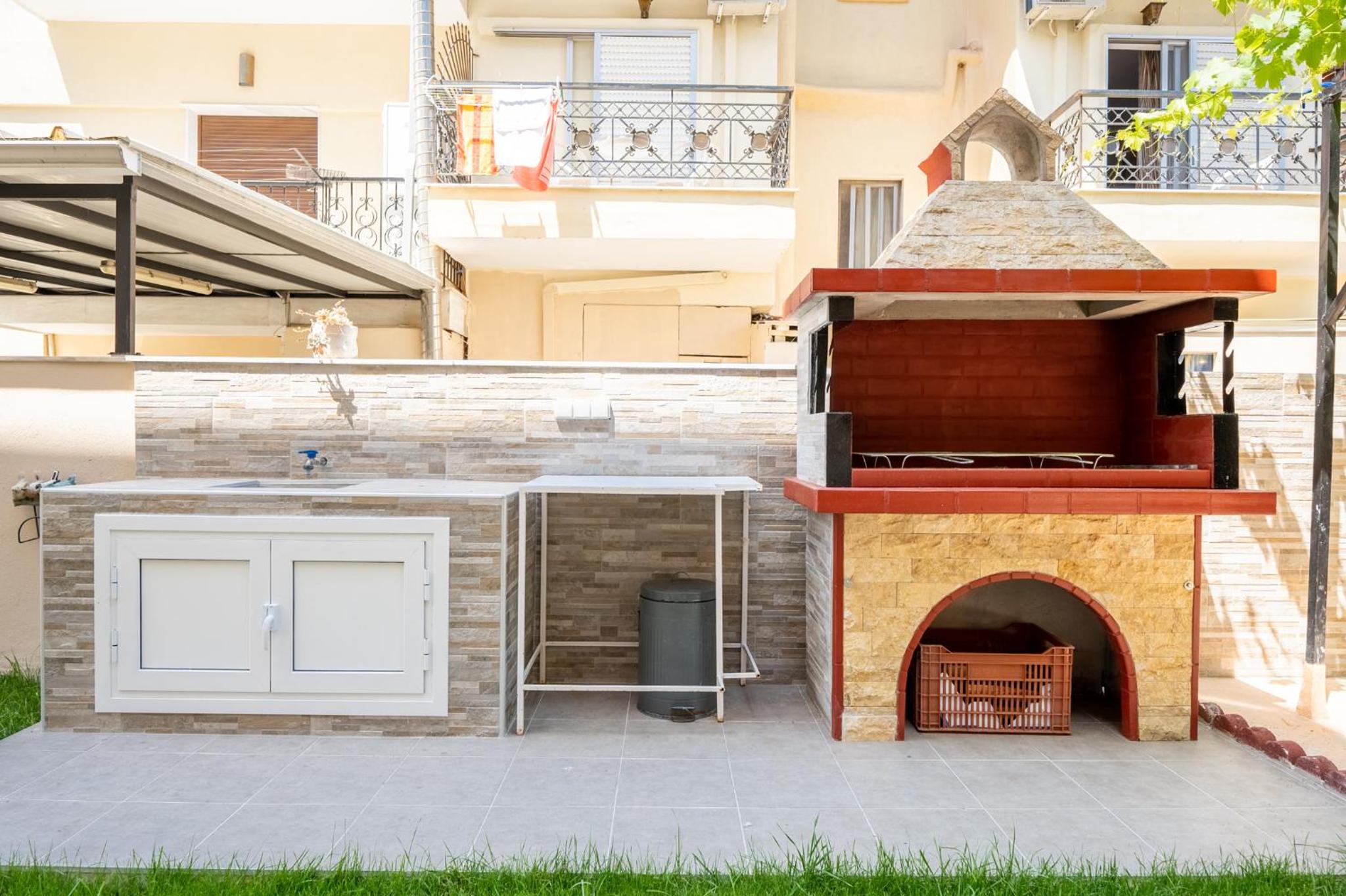 Milonas House Apartments
