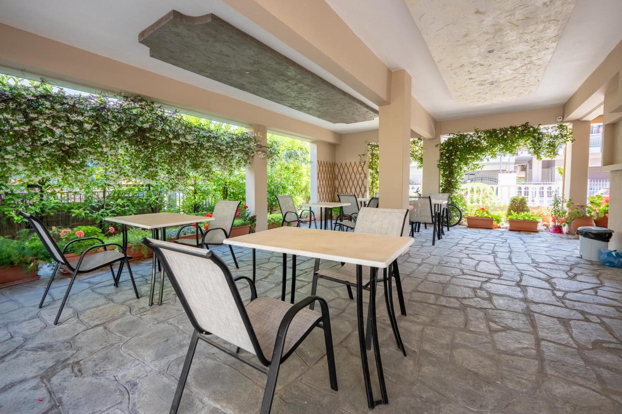 Milonas House Apartments