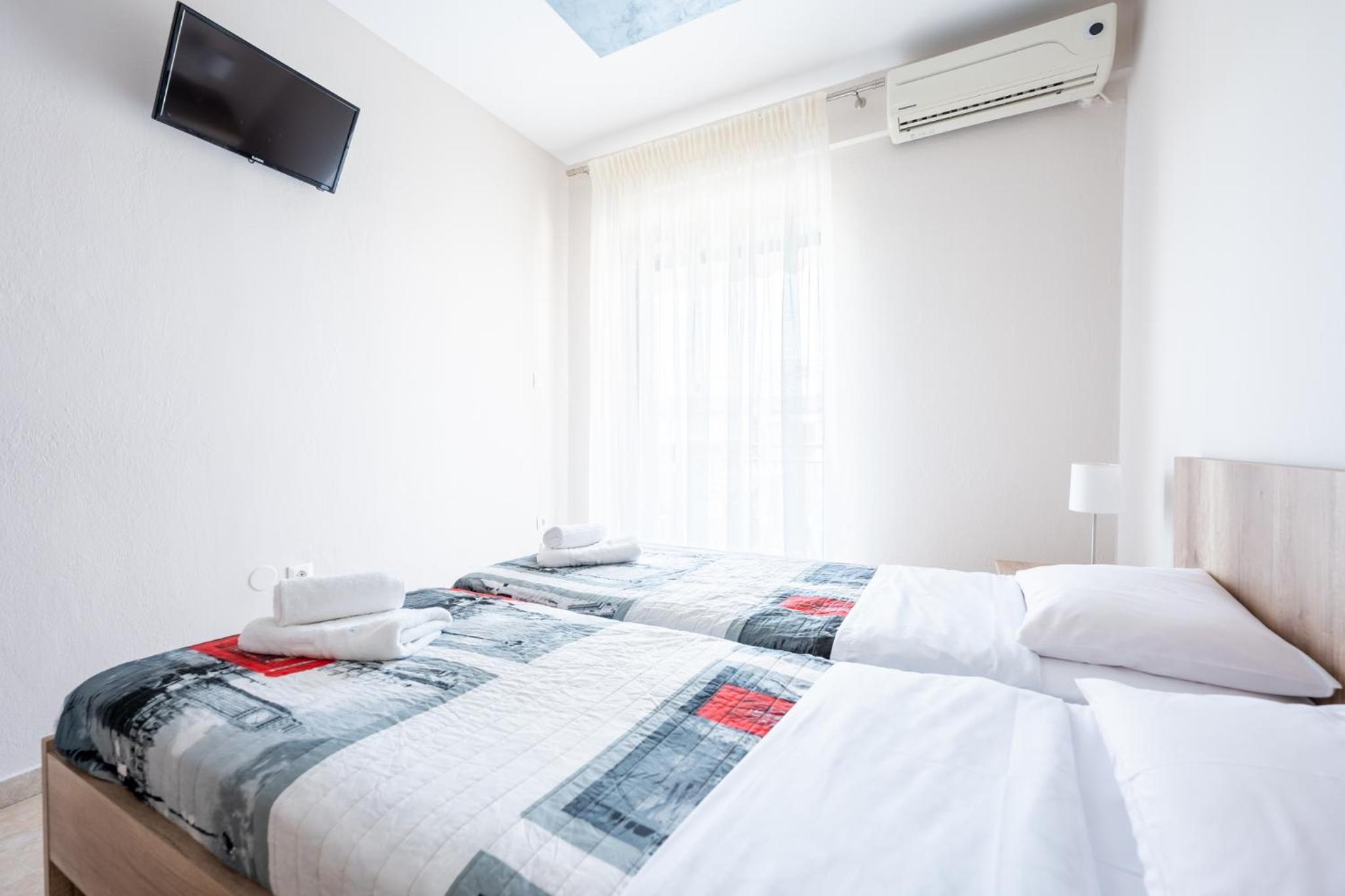 Milonas House Apartments