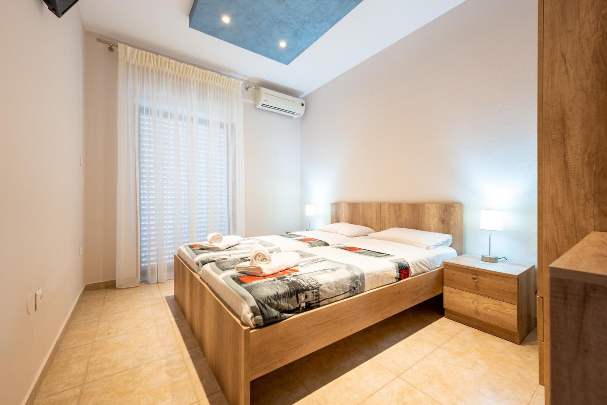 Milonas House Apartments