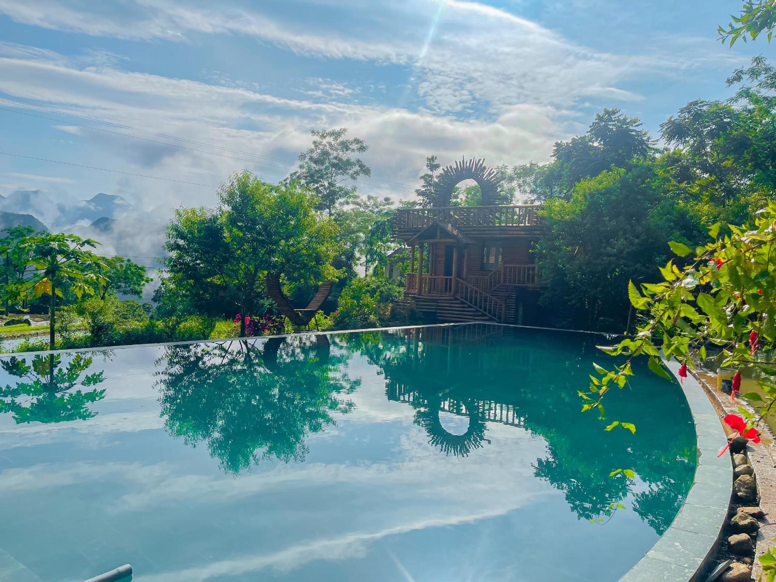 Pu Luong Jungle Lodge view 2