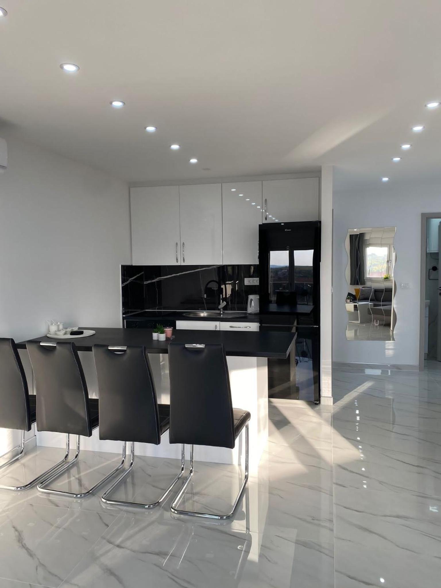 Queen Apartments