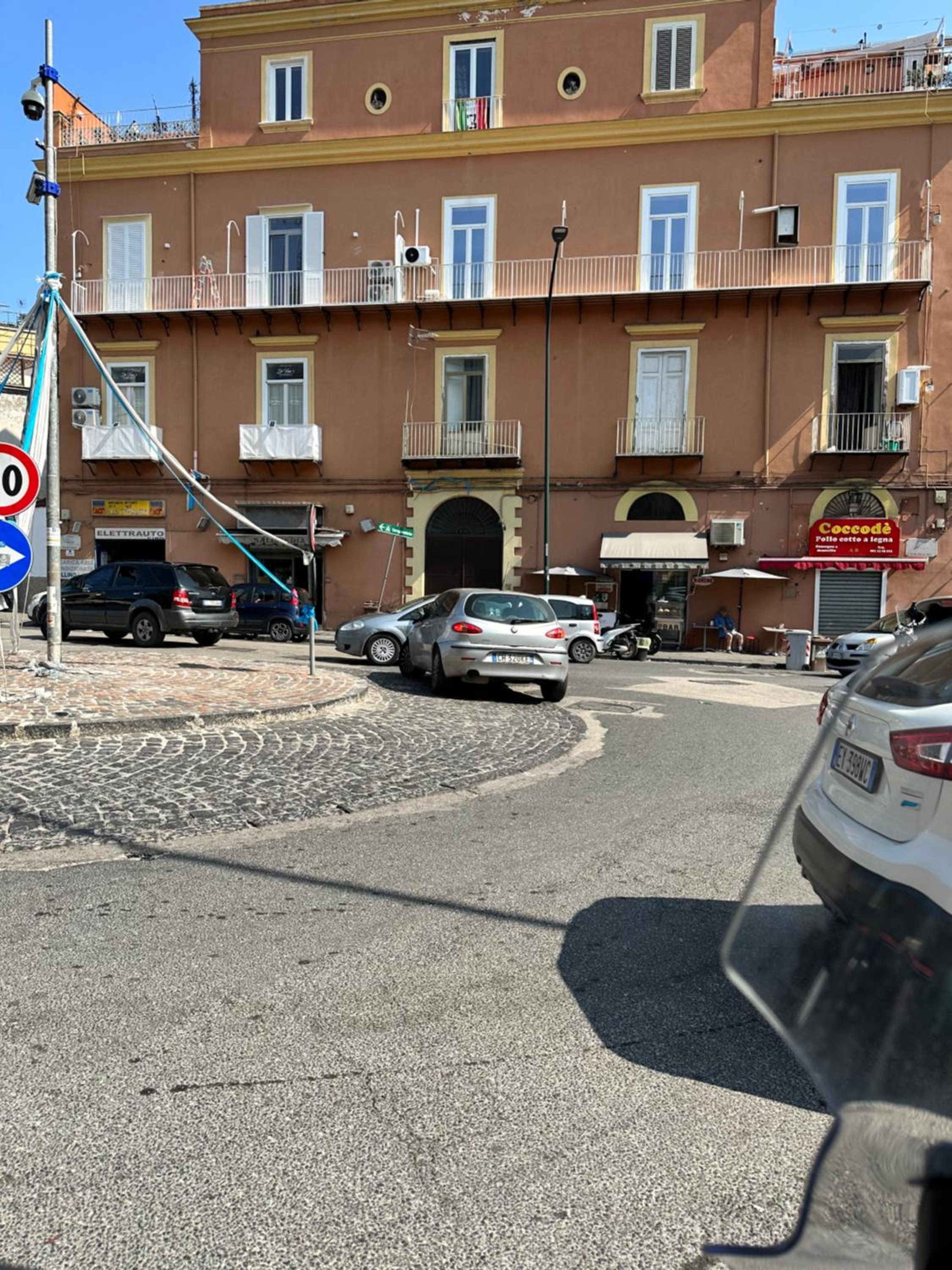 Di Vaio s Apartments adiacente metro Rione Alto