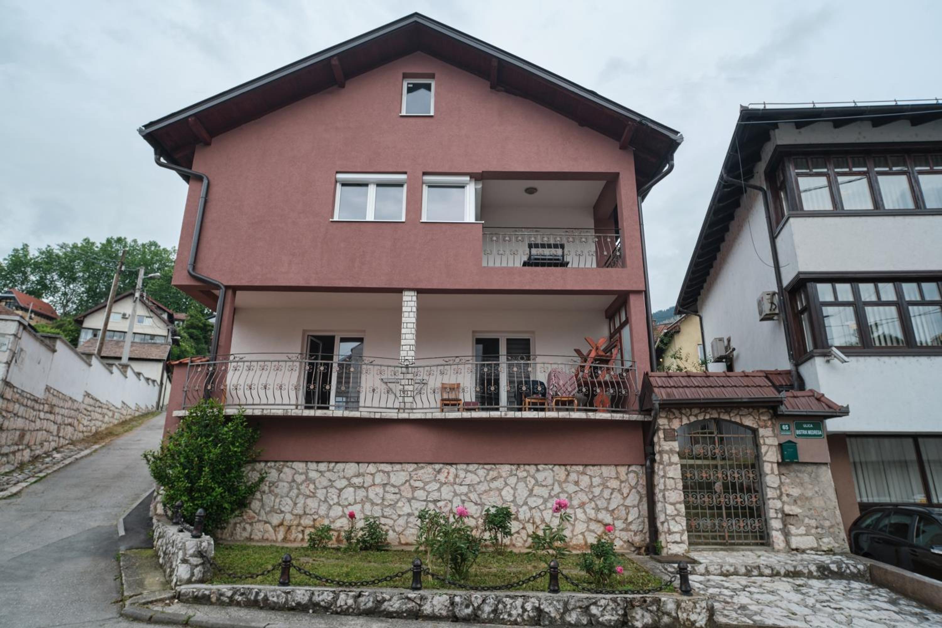 Apartment Bistrik medresa - free parking