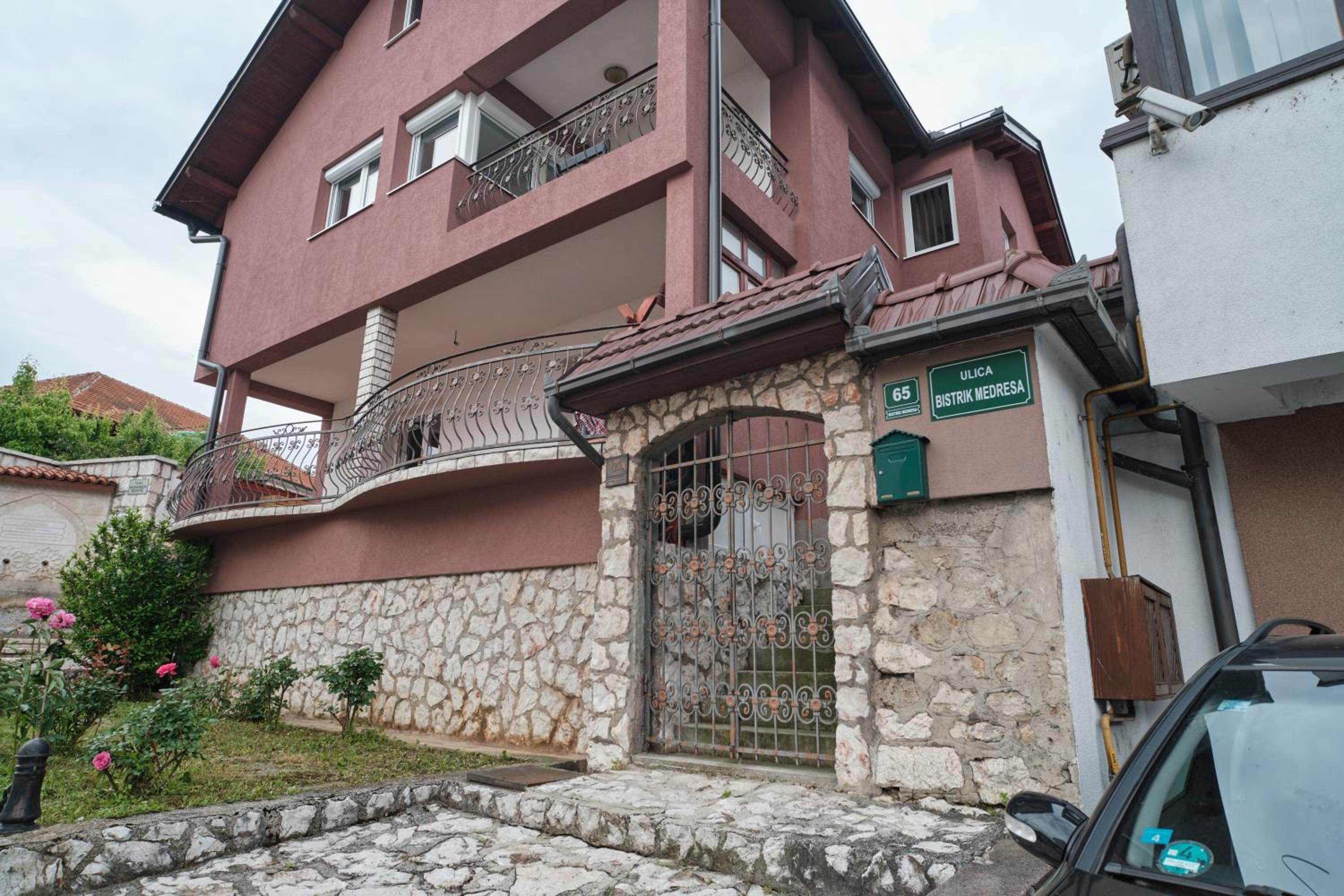 Apartment Bistrik medresa - free parking