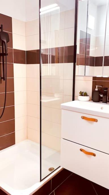 Moderný apartman s parkovaním