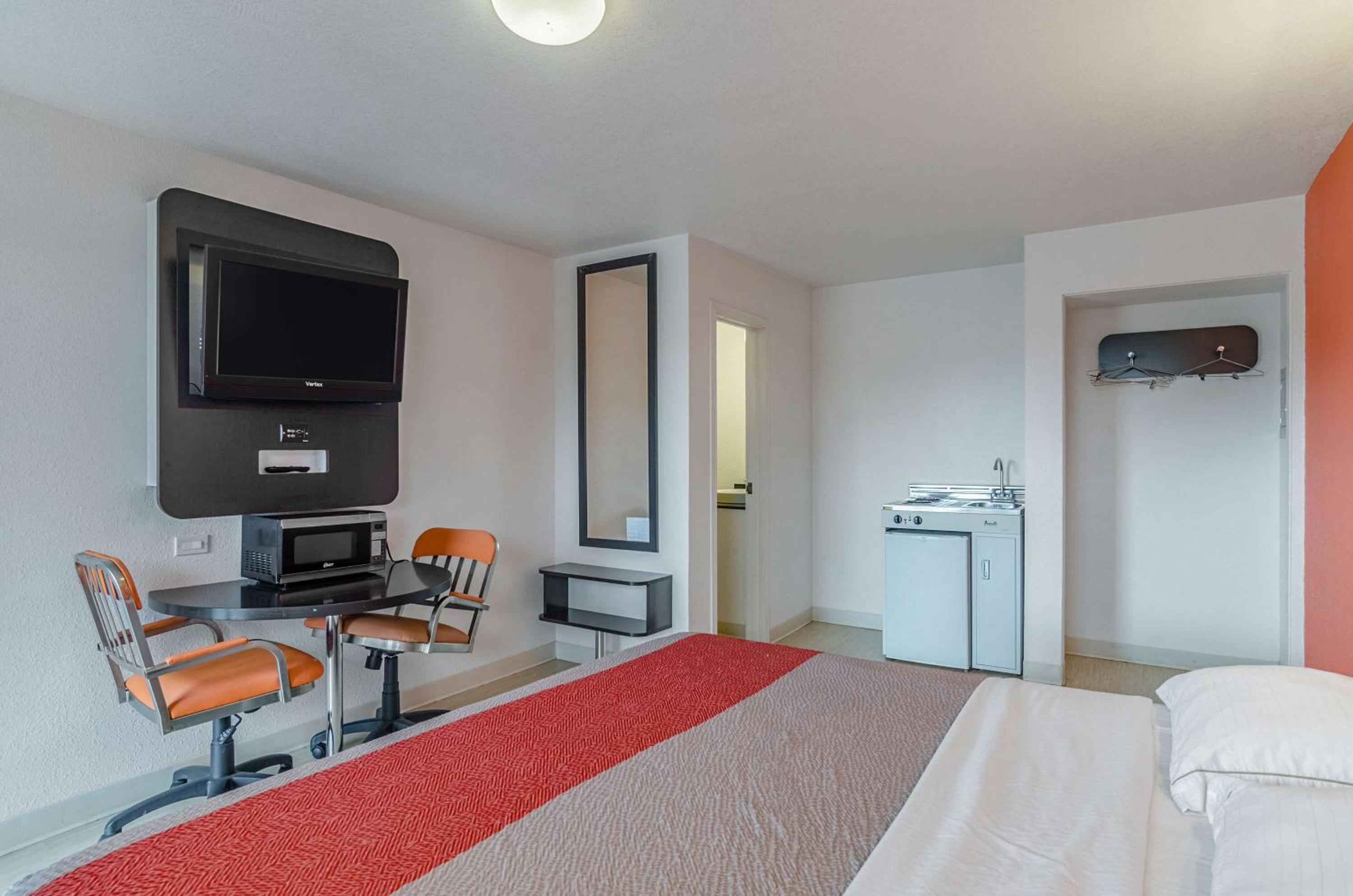 Riverton Vacations - Motel 6 Riverton WY - Property Image 4