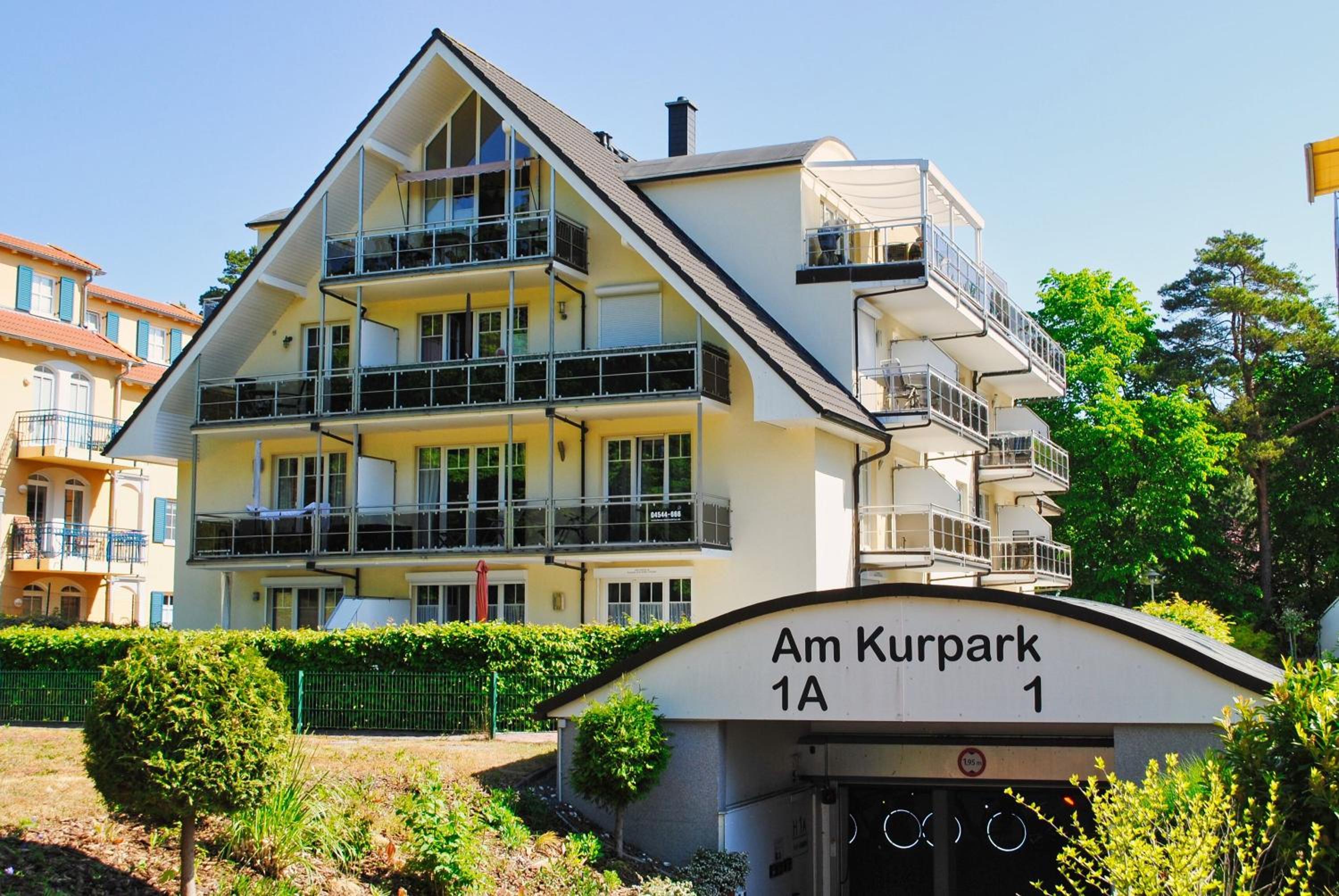 strandnahe Ferienwohnung mit 2 Balkonen - Haus am Kurpark FeWo 12
