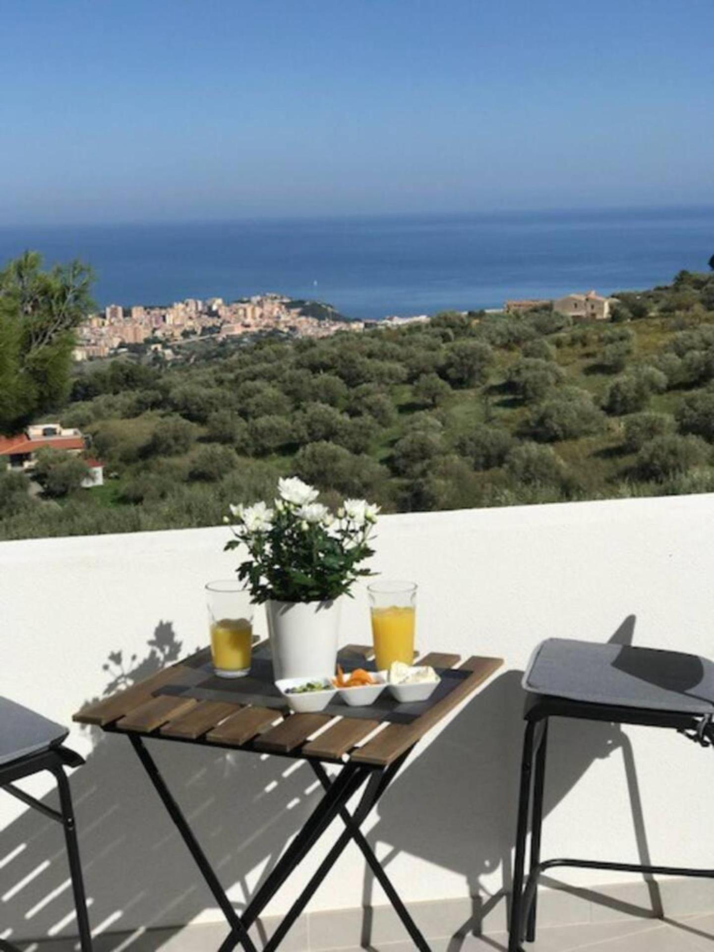 Secluded 3 bed apartment amazing views