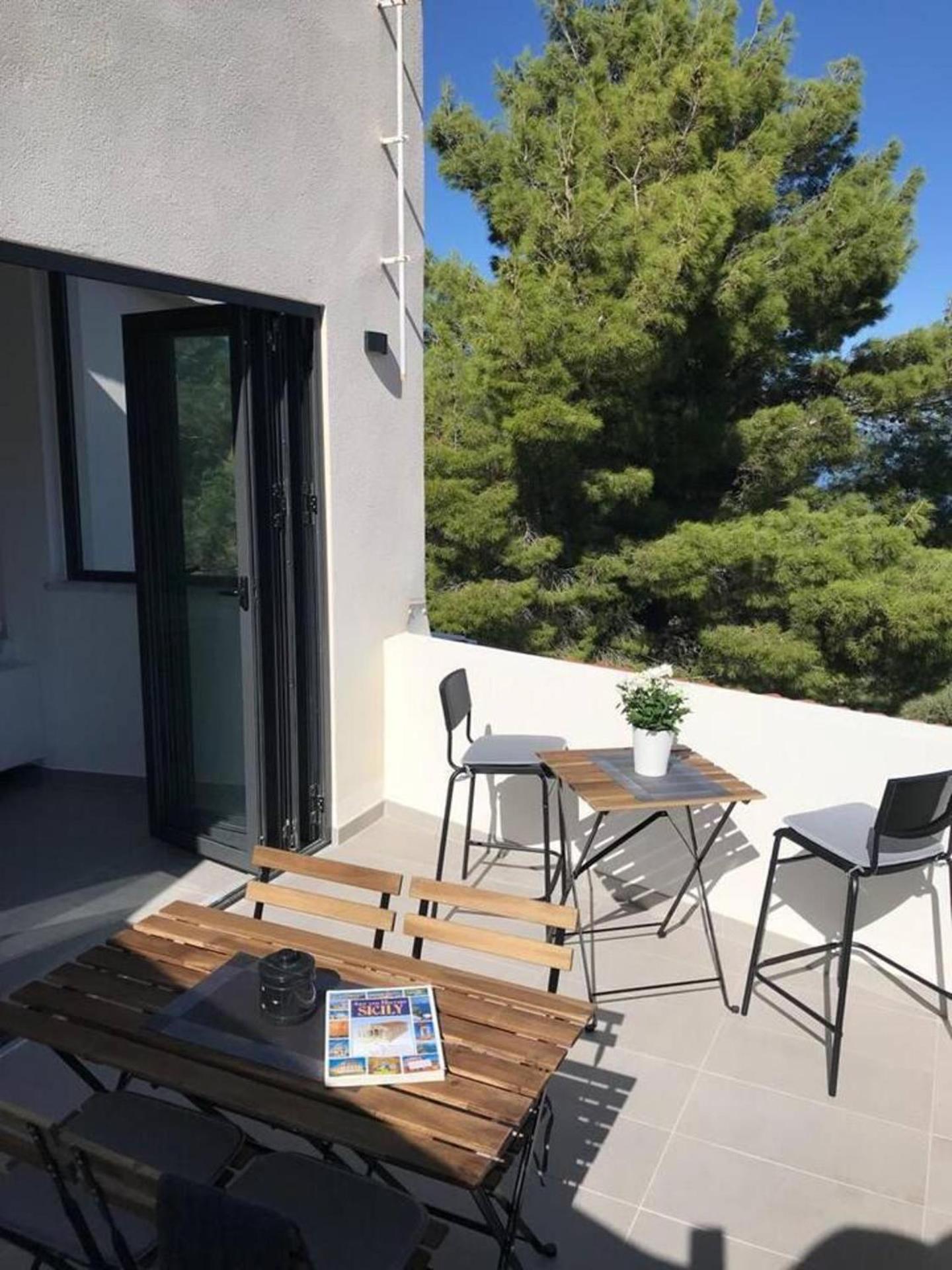 Secluded 3 bed apartment amazing views