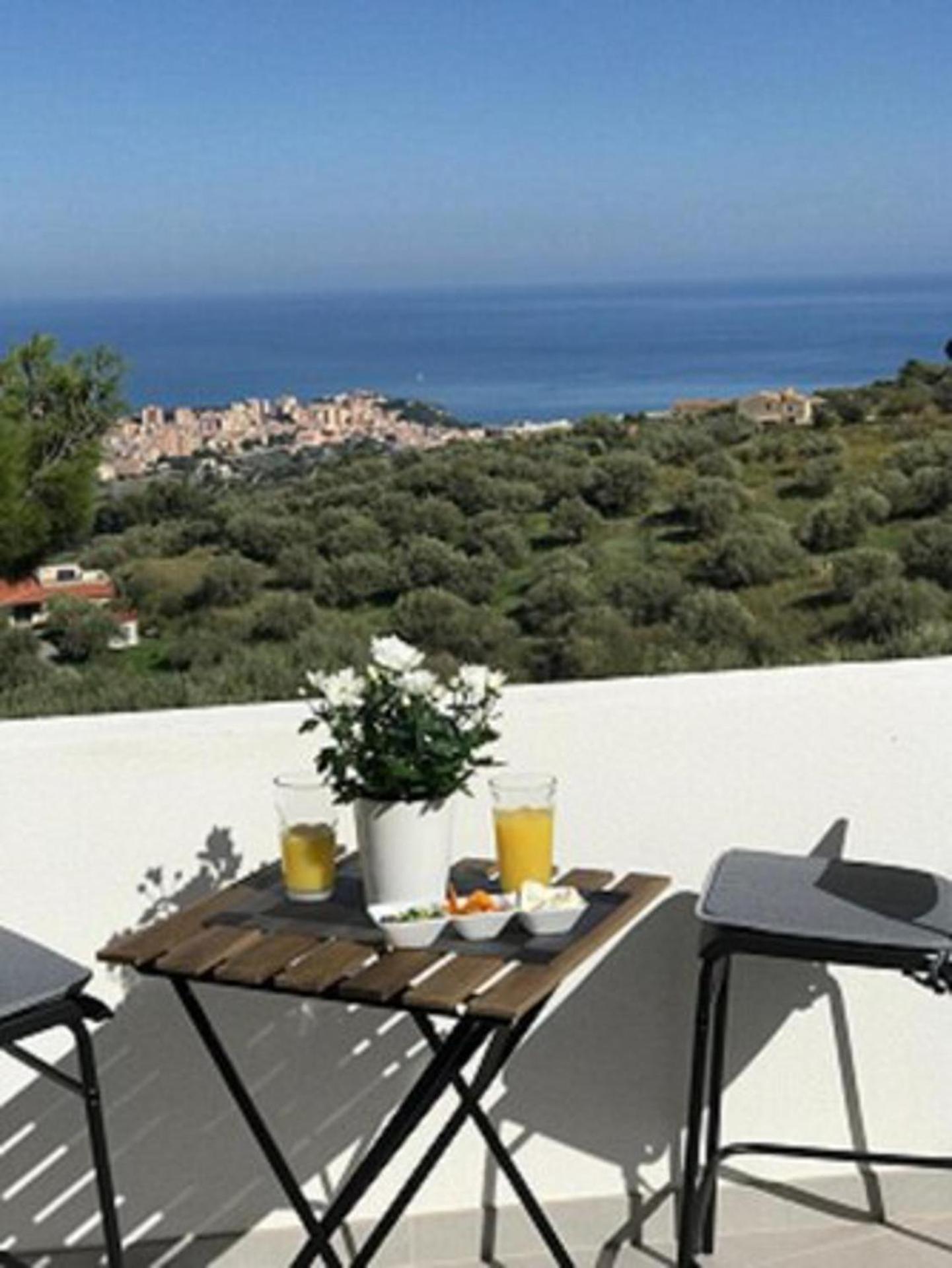 Secluded 3 bed apartment amazing views