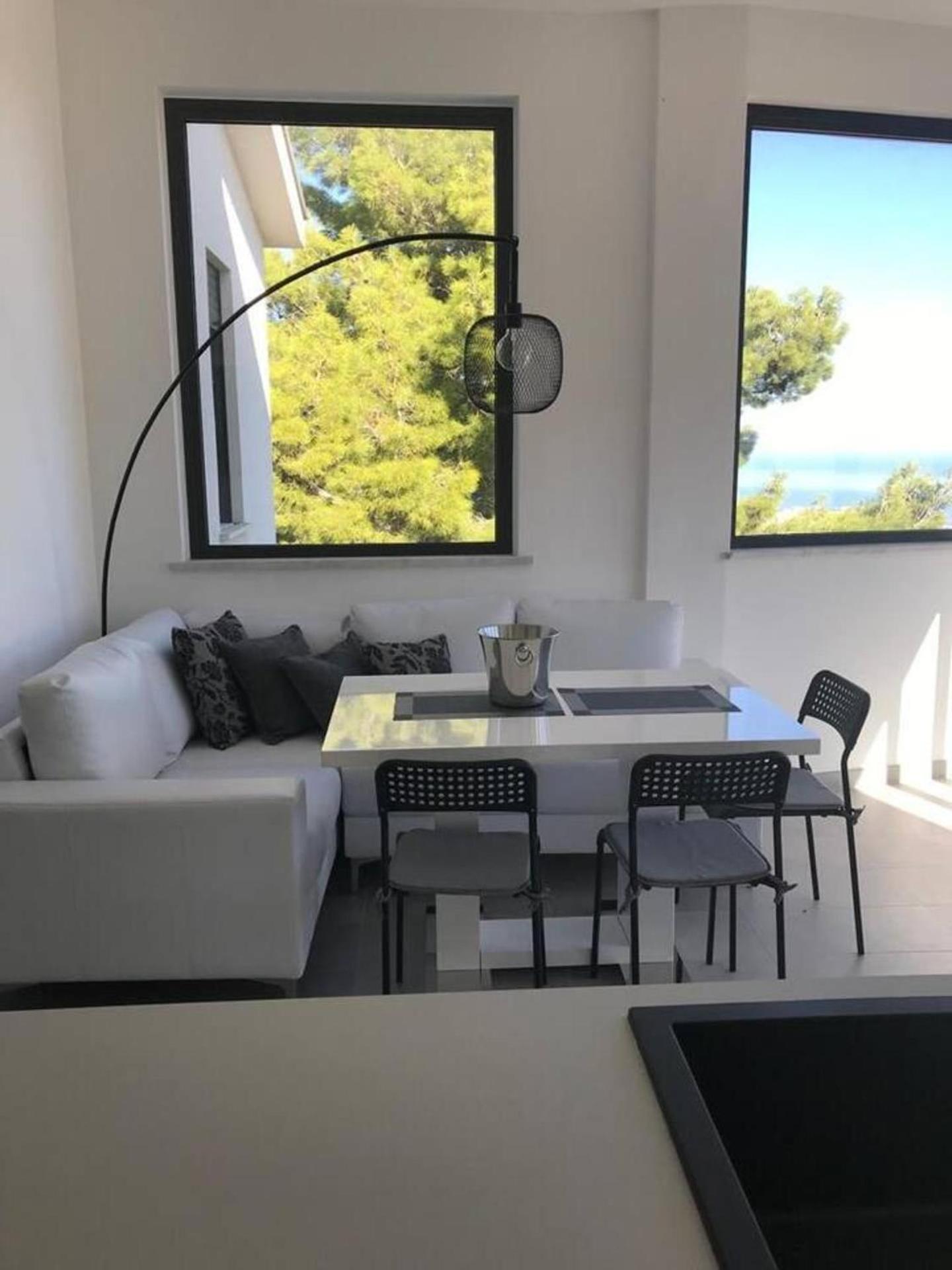 Secluded 3 bed apartment amazing views