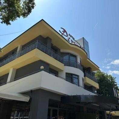 Hotel Perunika - Image 1