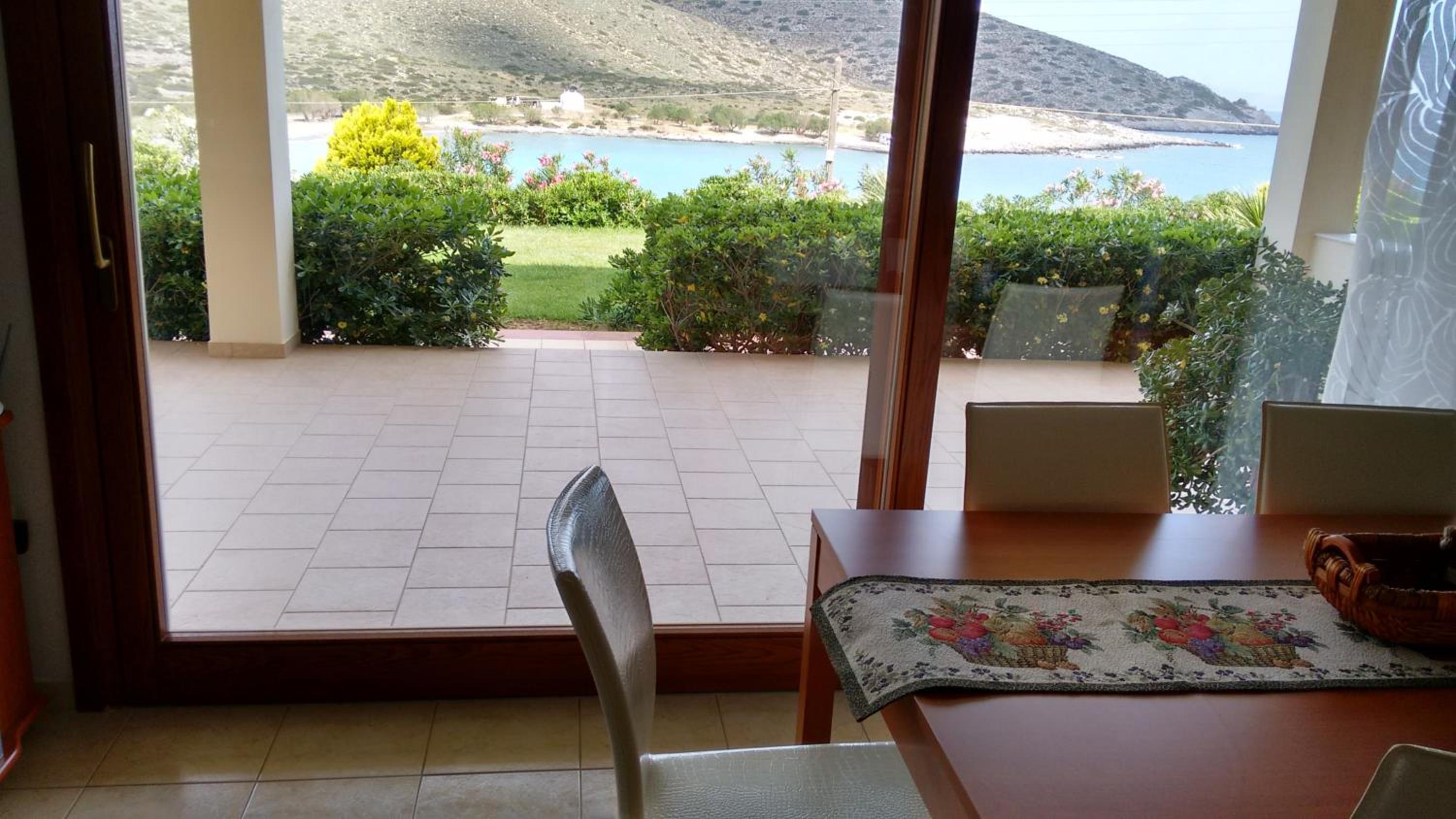 Tholos Bay Suites