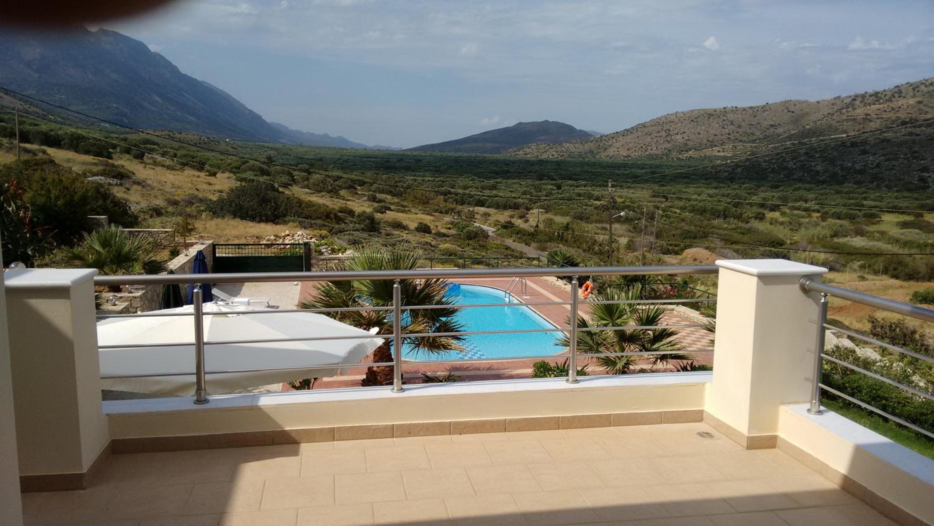 Tholos Bay Suites