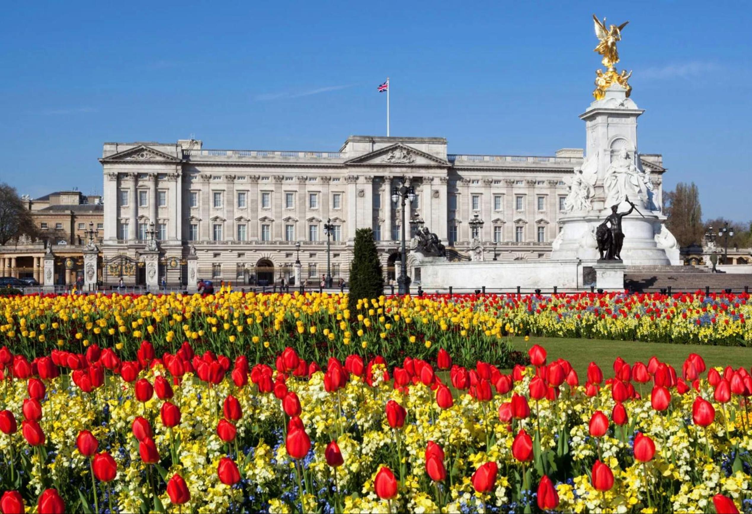 Stylish 2 bedroom apartment in Westminster Sleeps 5 with AC