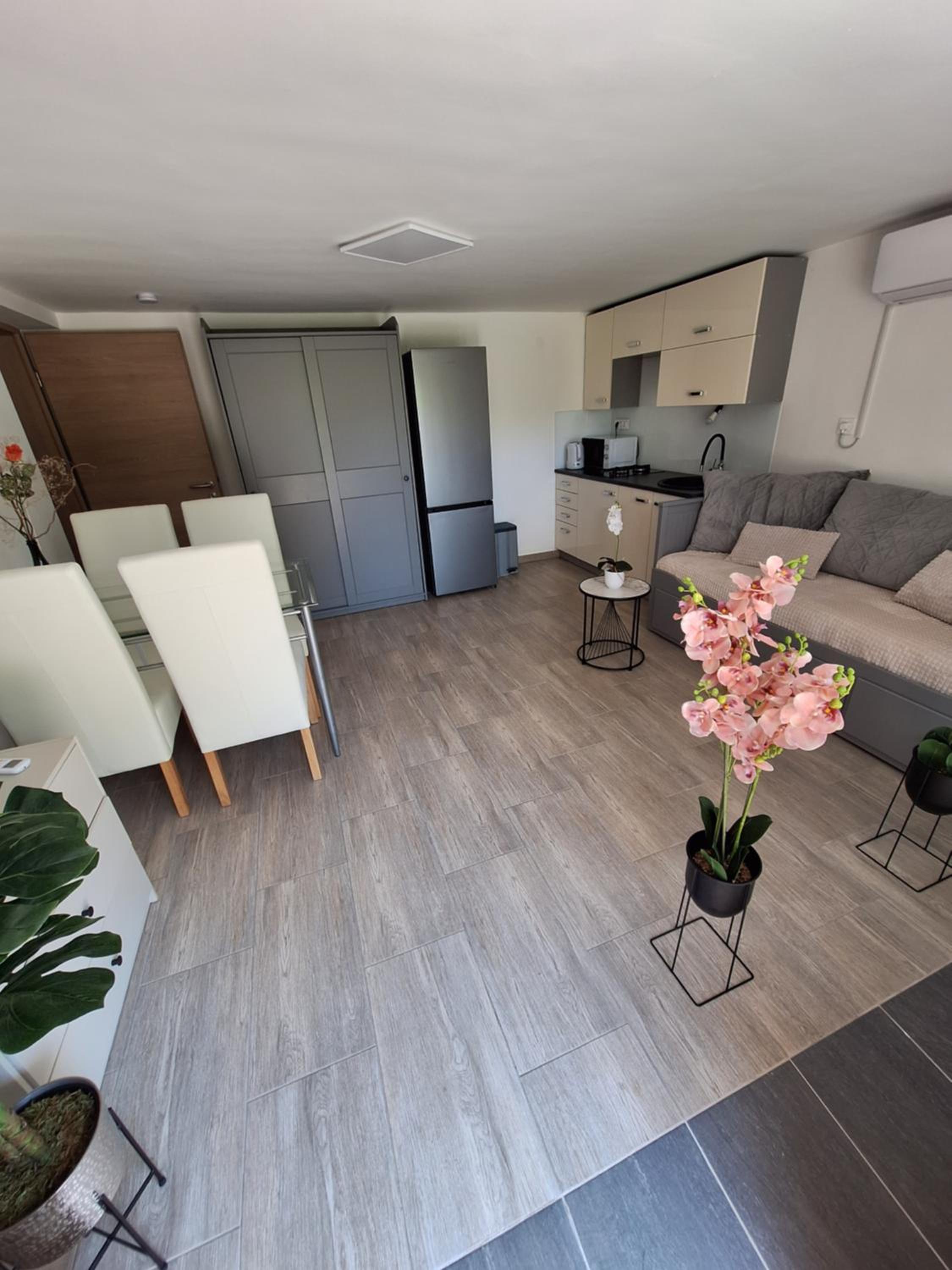 Hotel Guesthouse Flower - Image 1