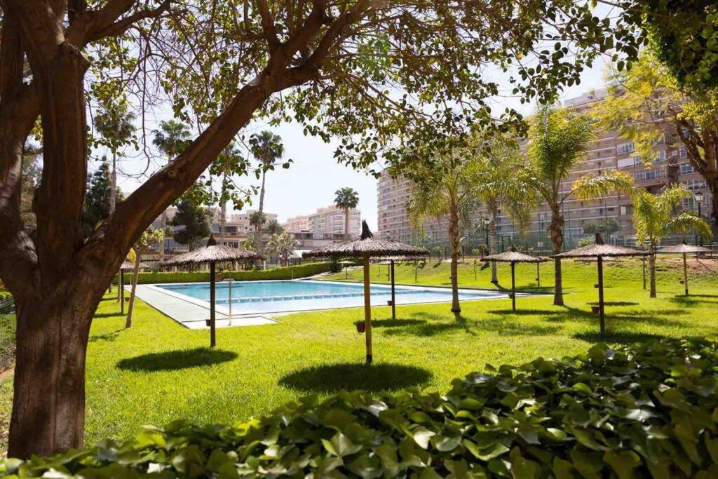 Gran apartamento, Aire acondicionado, piscina y parking gratuito