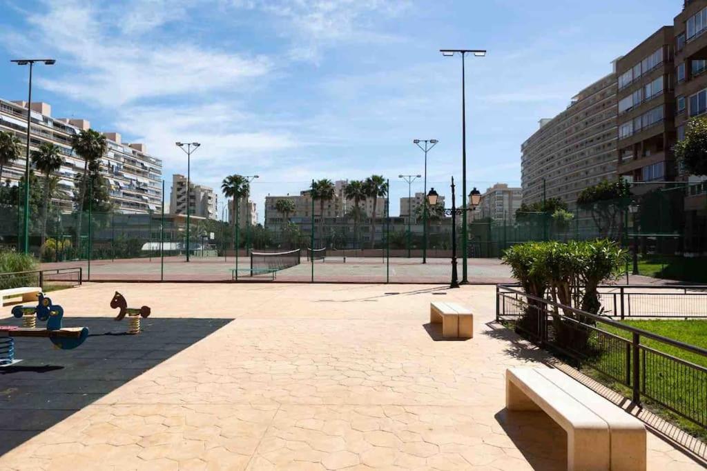 Gran apartamento, Aire acondicionado, piscina y parking gratuito