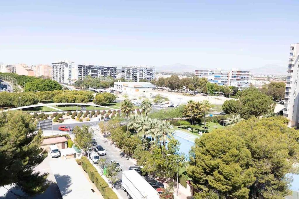 Gran apartamento, Aire acondicionado, piscina y parking gratuito