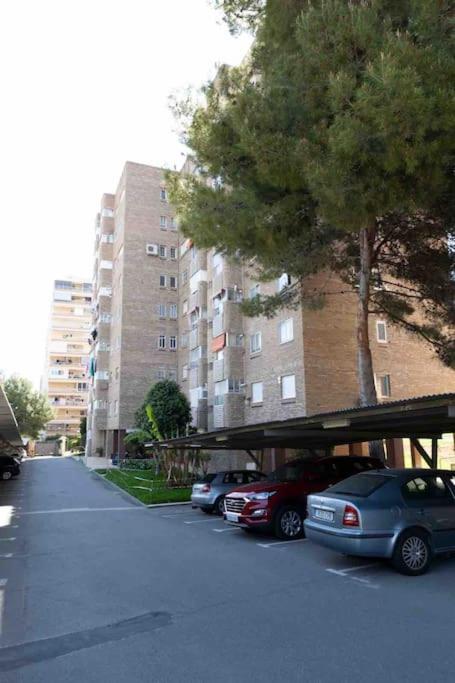 Gran apartamento, Aire acondicionado, piscina y parking gratuito