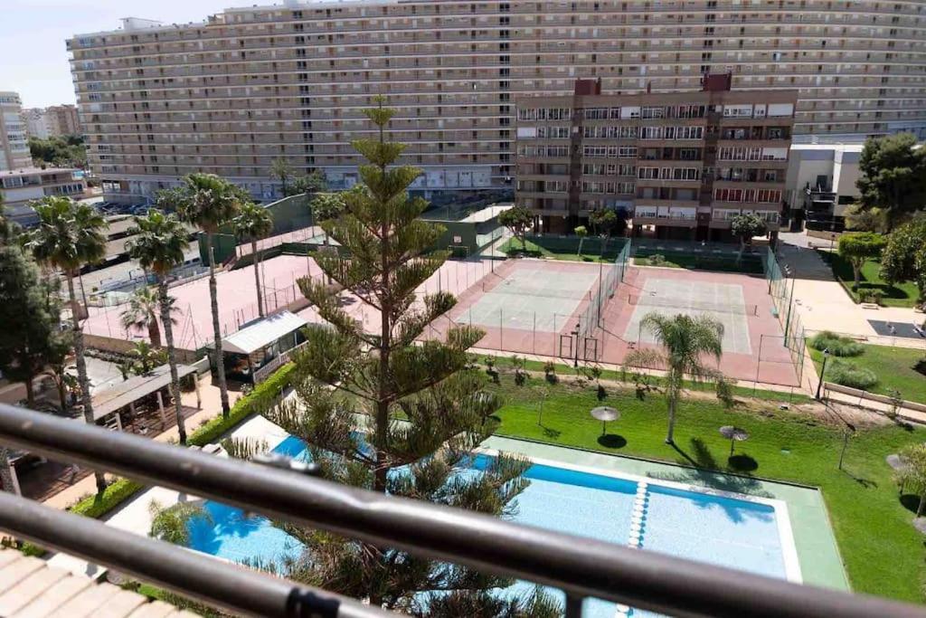Gran apartamento, Aire acondicionado, piscina y parking gratuito