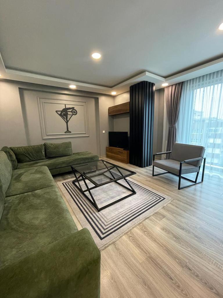 On4 Rooms & Suites - Image 6