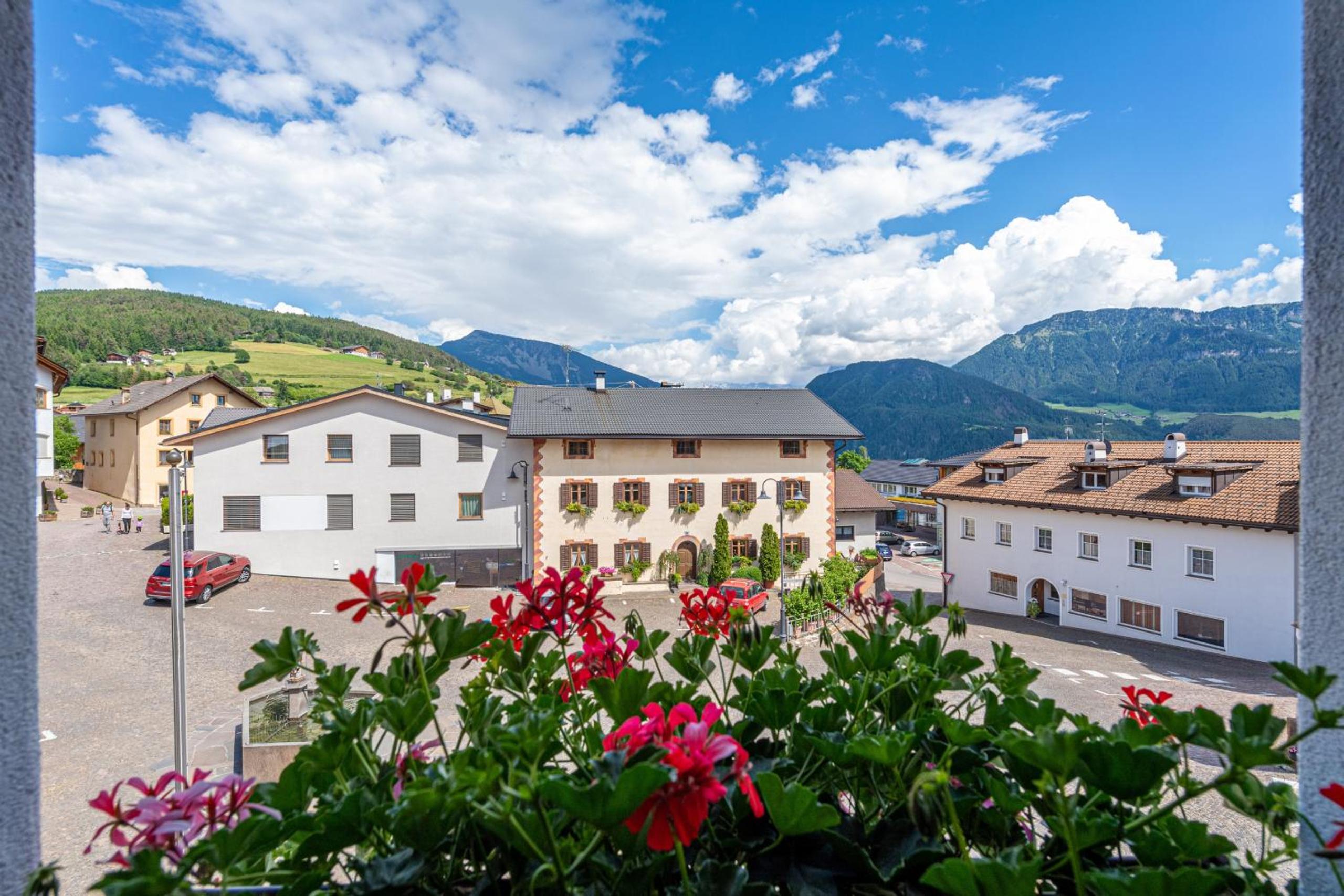 Apartments Am Platzl Living view 4