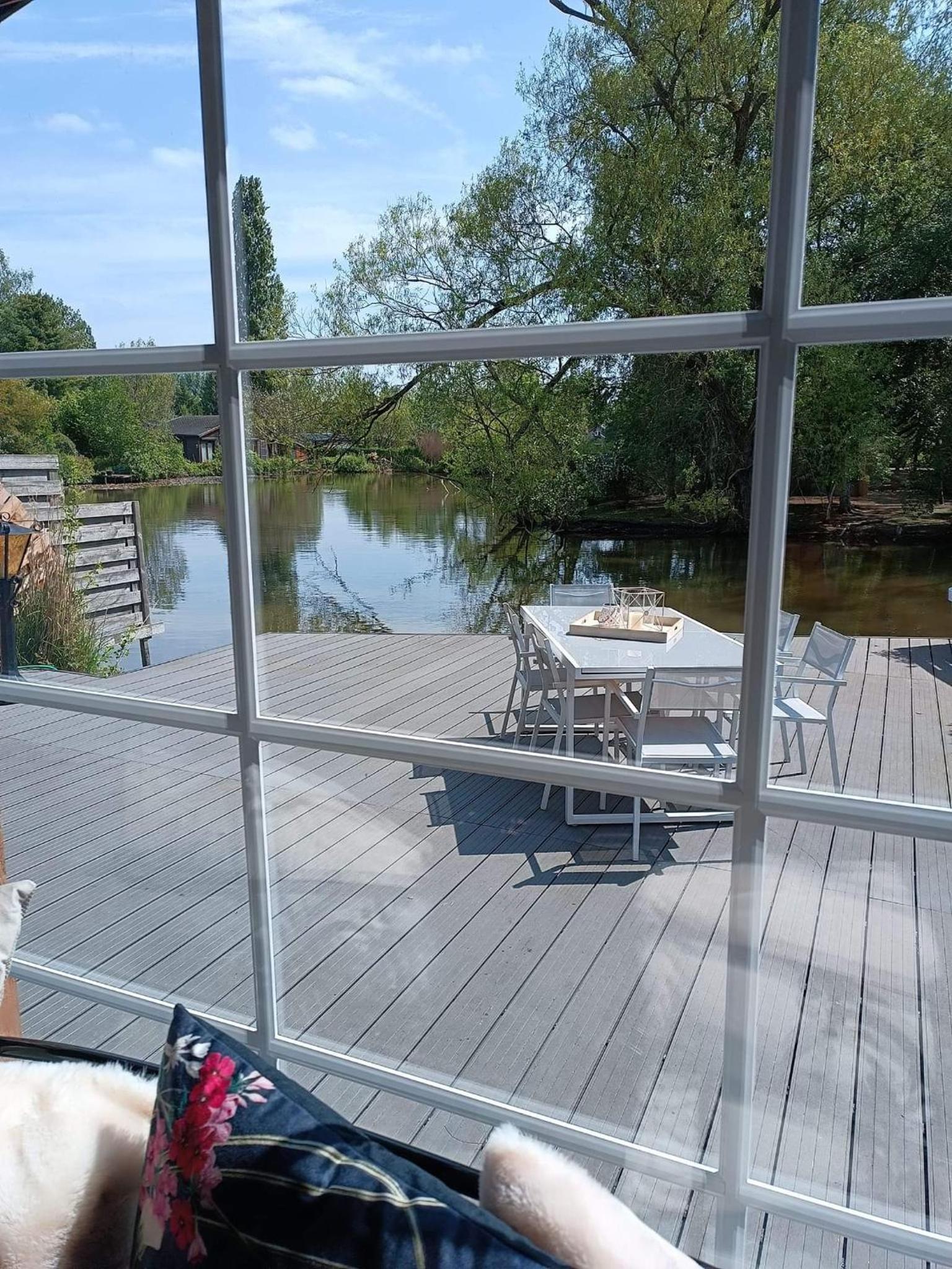 Time 2 Relax chalet aan het water