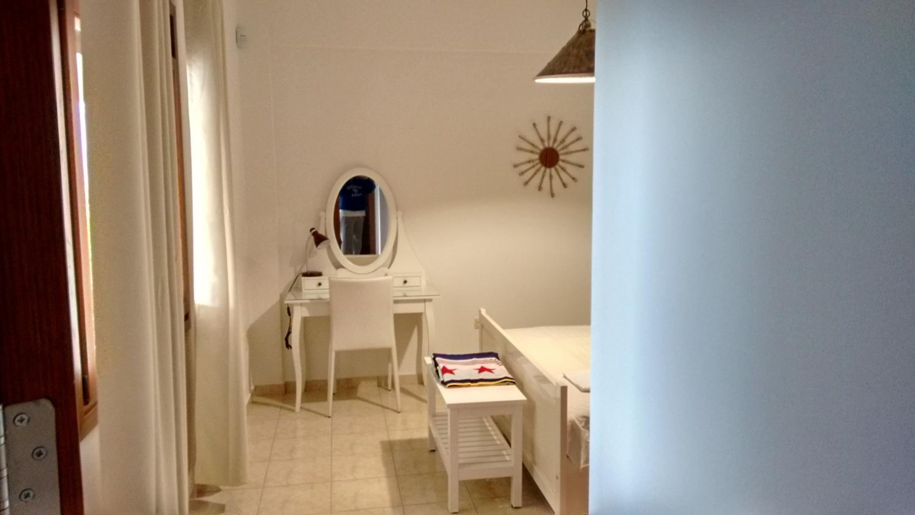 Tholos Bay Suites