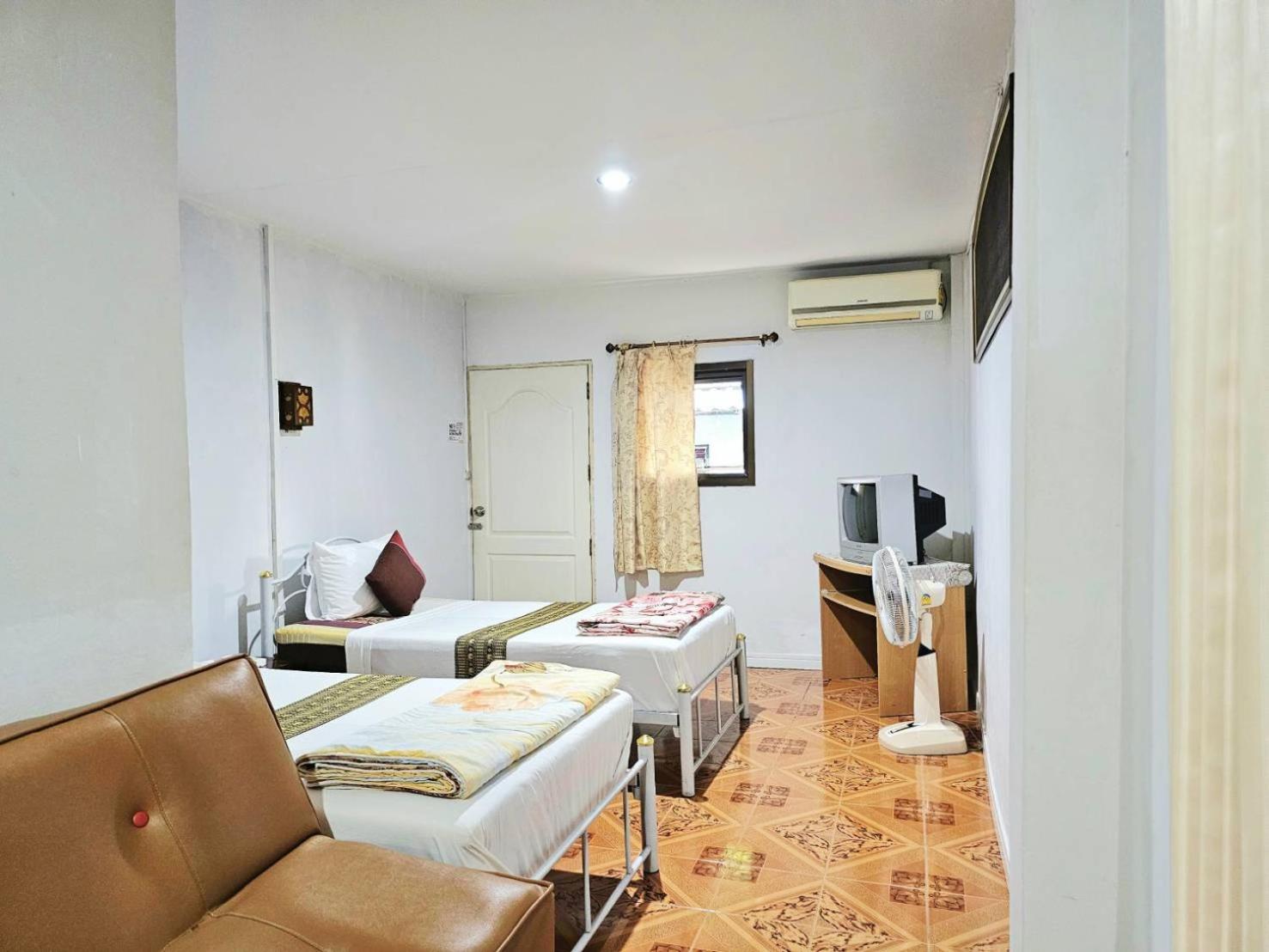 P.California Inter Hostel