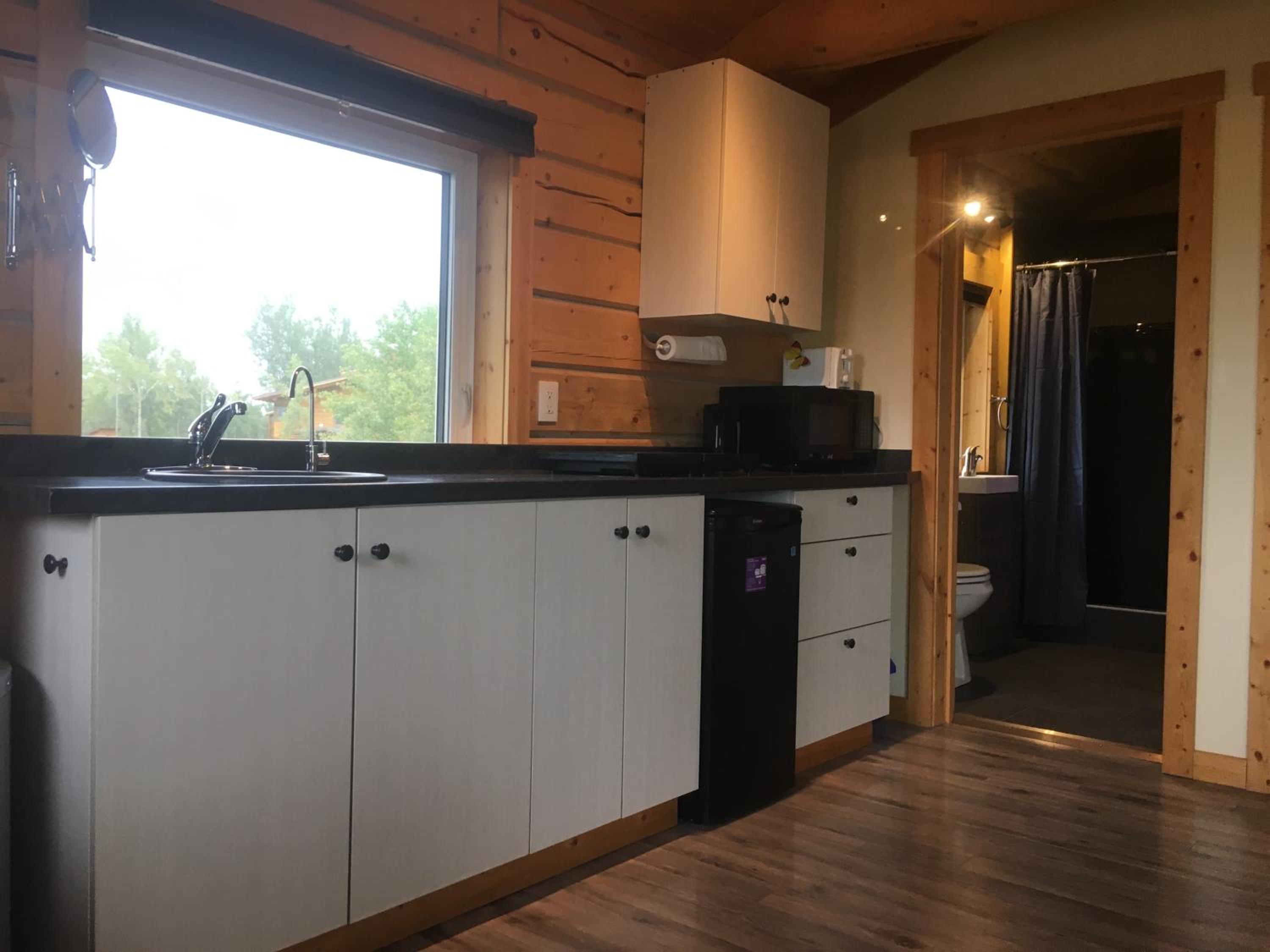 Oma's and Opa's Northern Lights Viewing Cabin