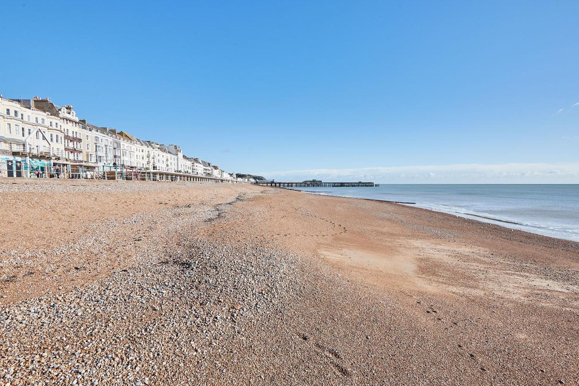 Gorgeous Sea View Apartment 5 mins To The Beach view 5