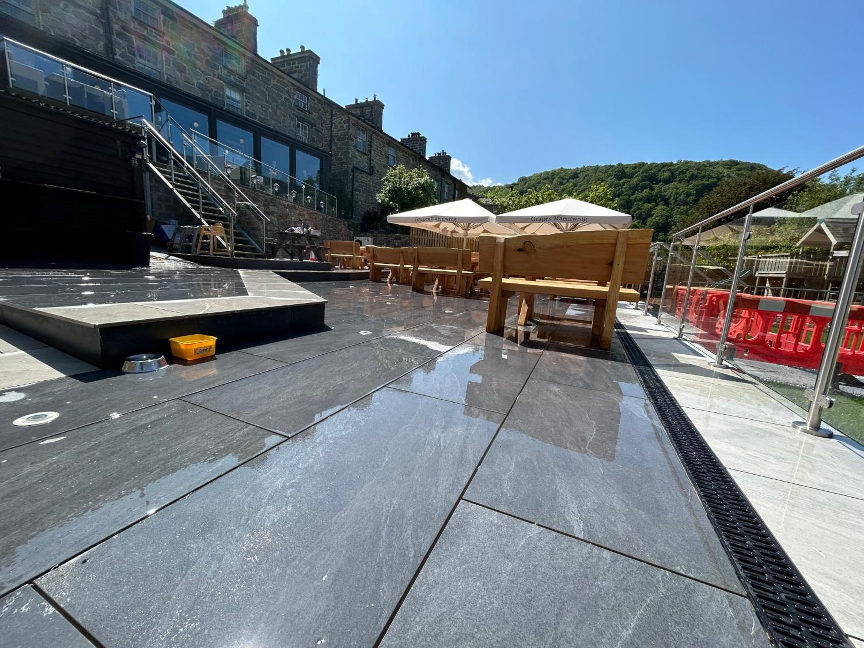 Grapes Hotel, Bar & Restaurant Snowdonia Nr Zip World