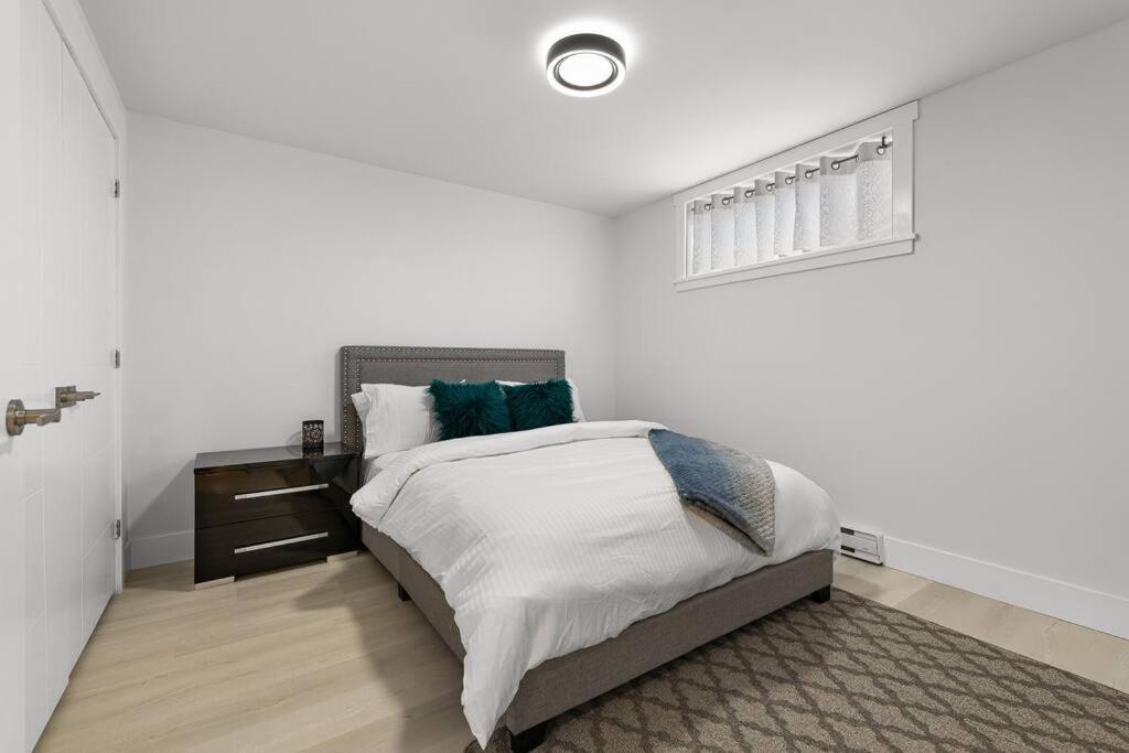 Beautiful 1 bedroom apartment - private entrance