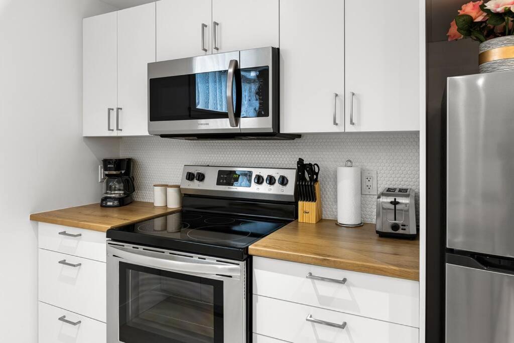Beautiful 1 bedroom apartment - private entrance