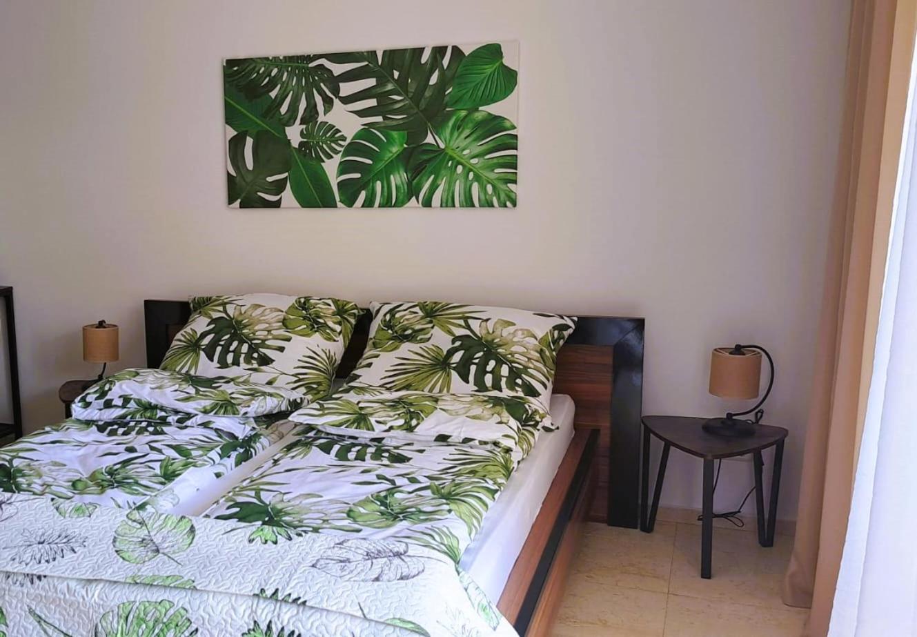 Patrick's apartments - Garden of Eden - Sea view