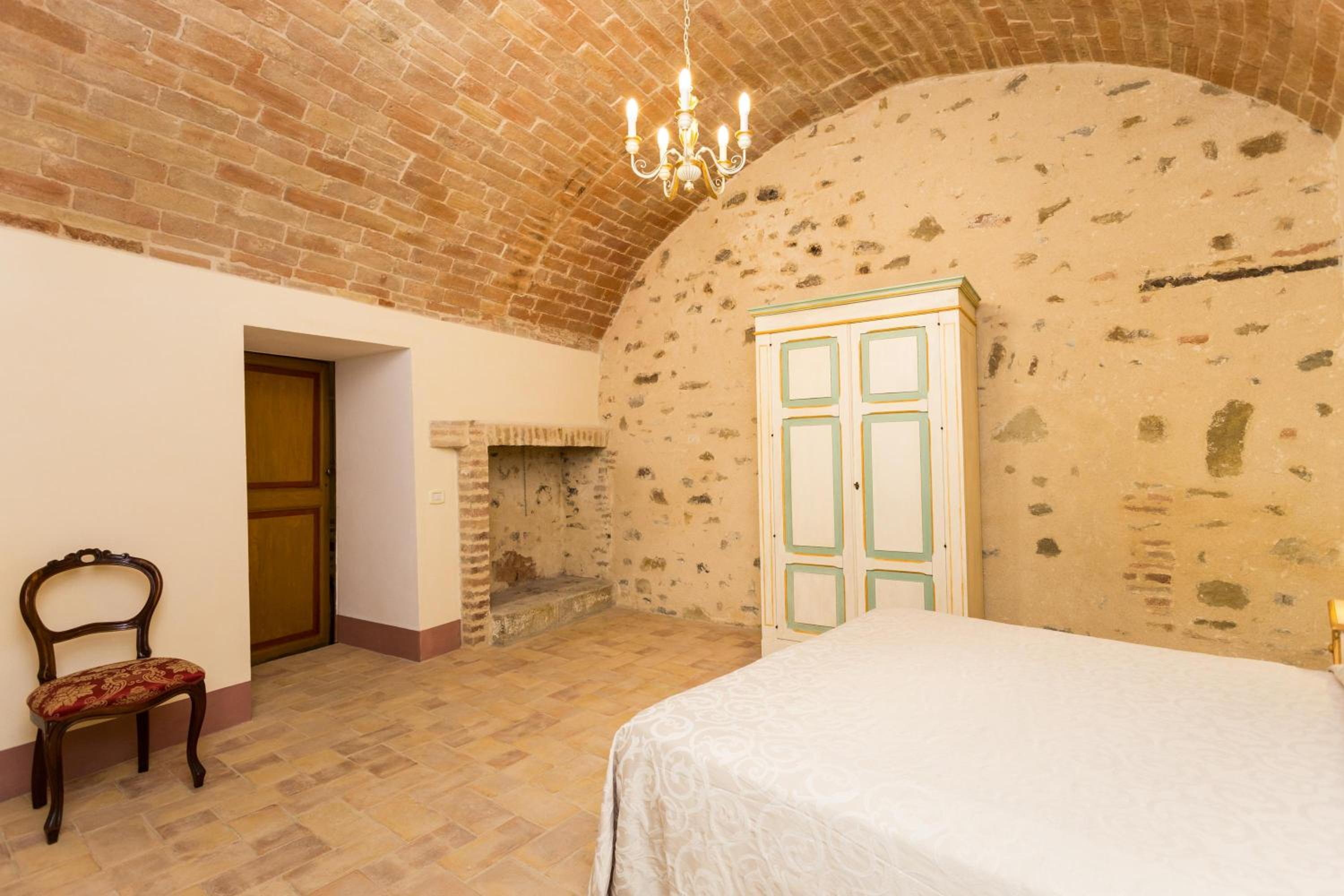 Borgo Colognola - Dimora Storica