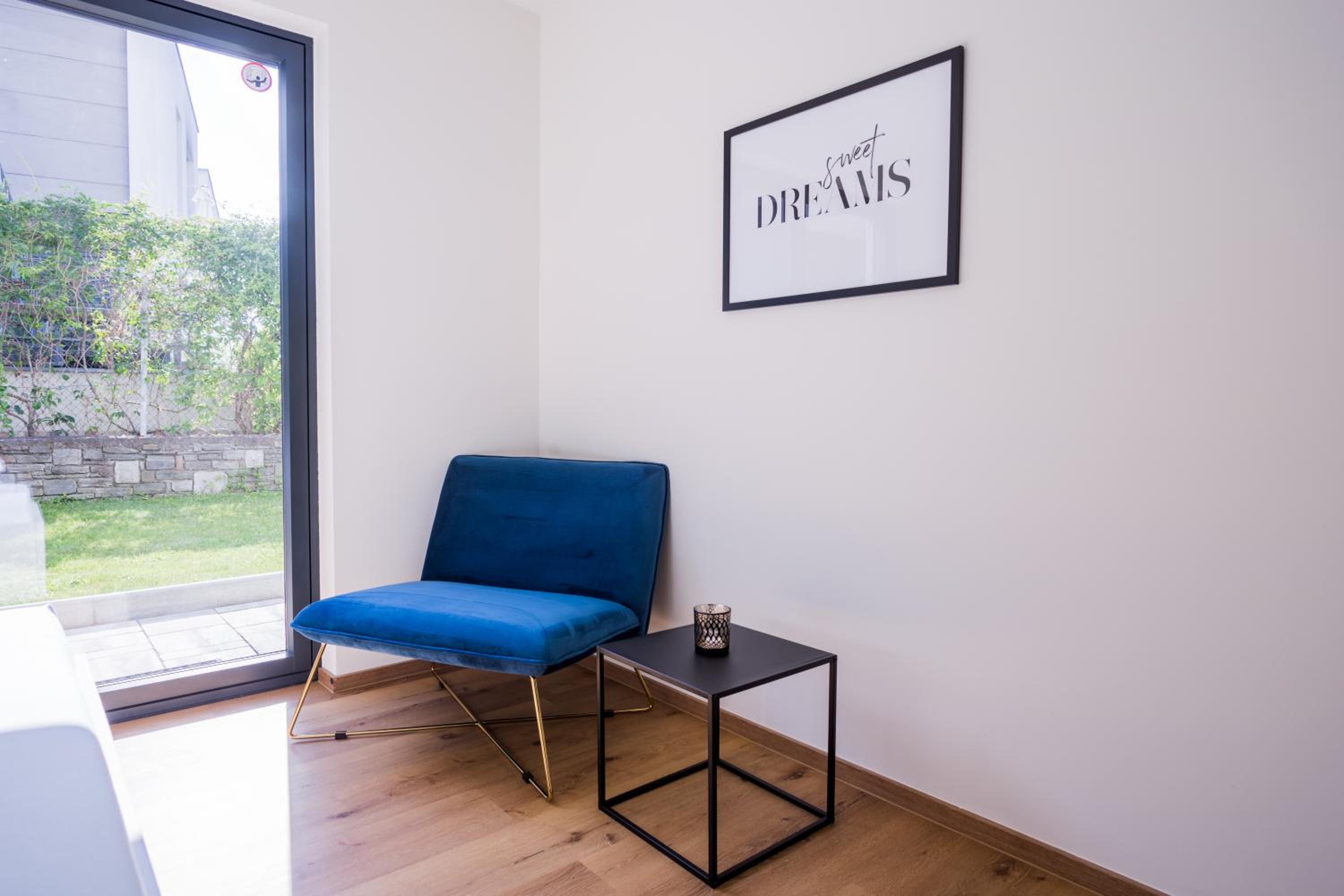 Moderne Wohnung mit Terrasse
