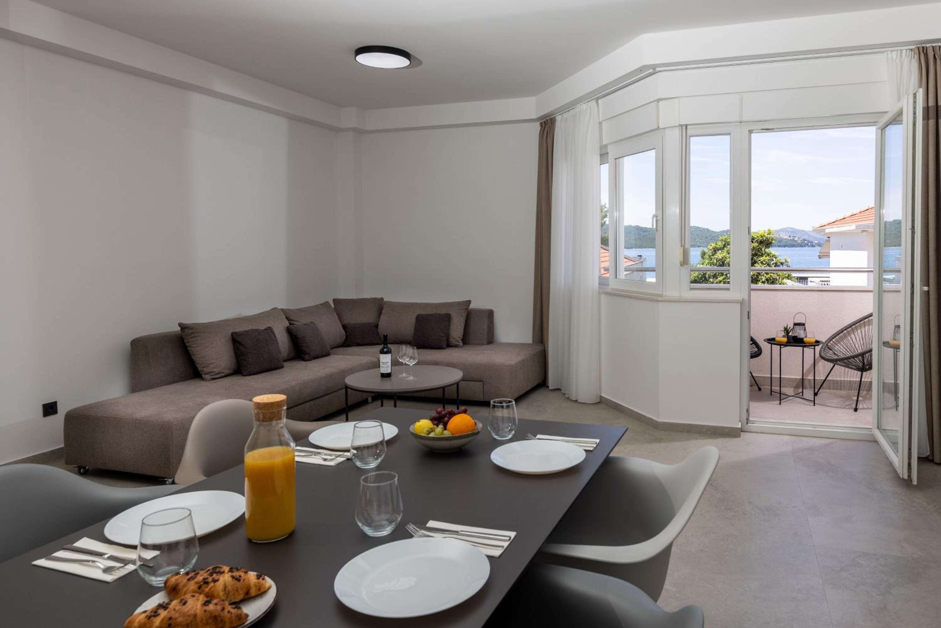 Apartments Ocrux