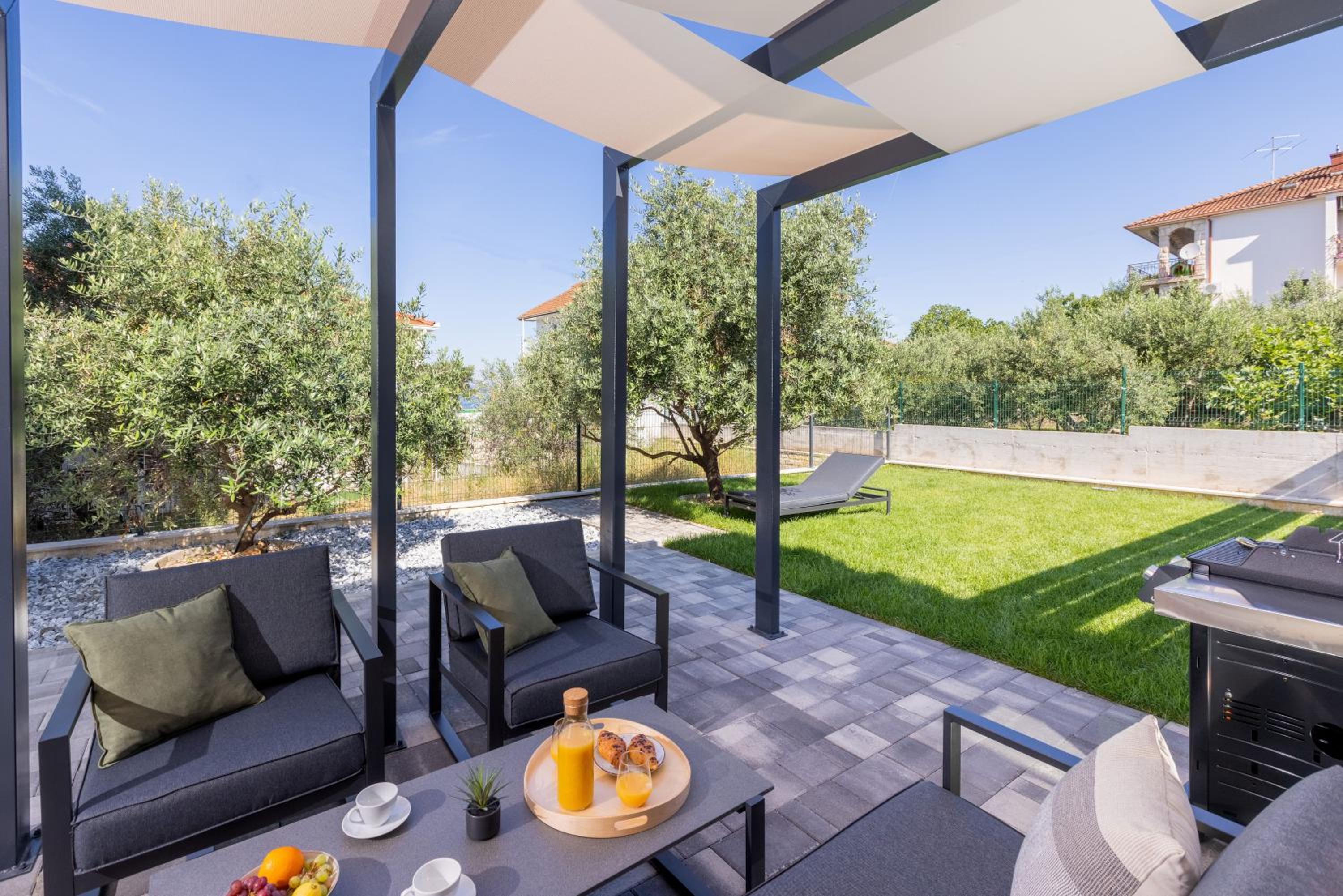Apartments Ocrux
