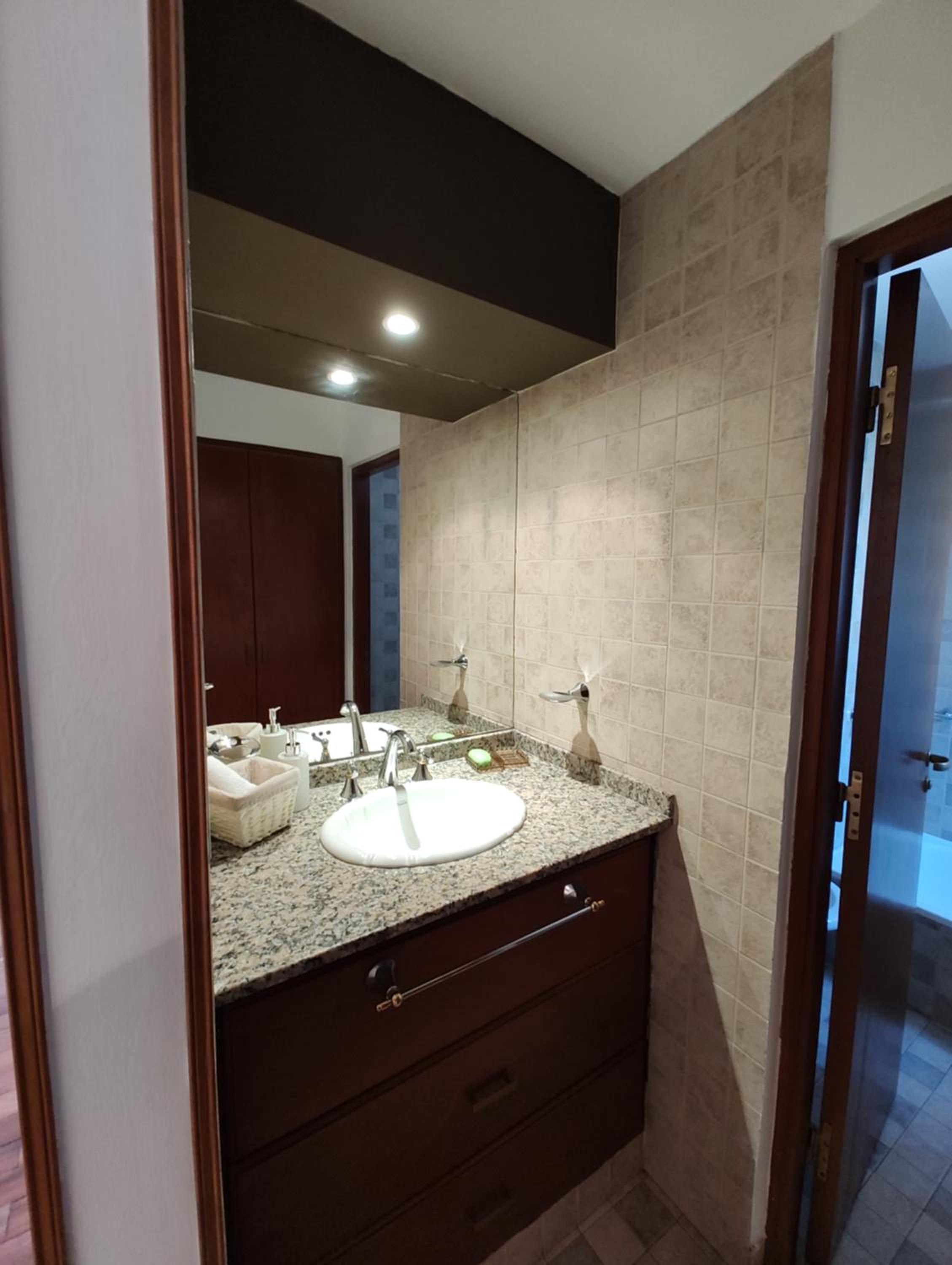 HERMOSO DEPARTAMENTO CENTRICO