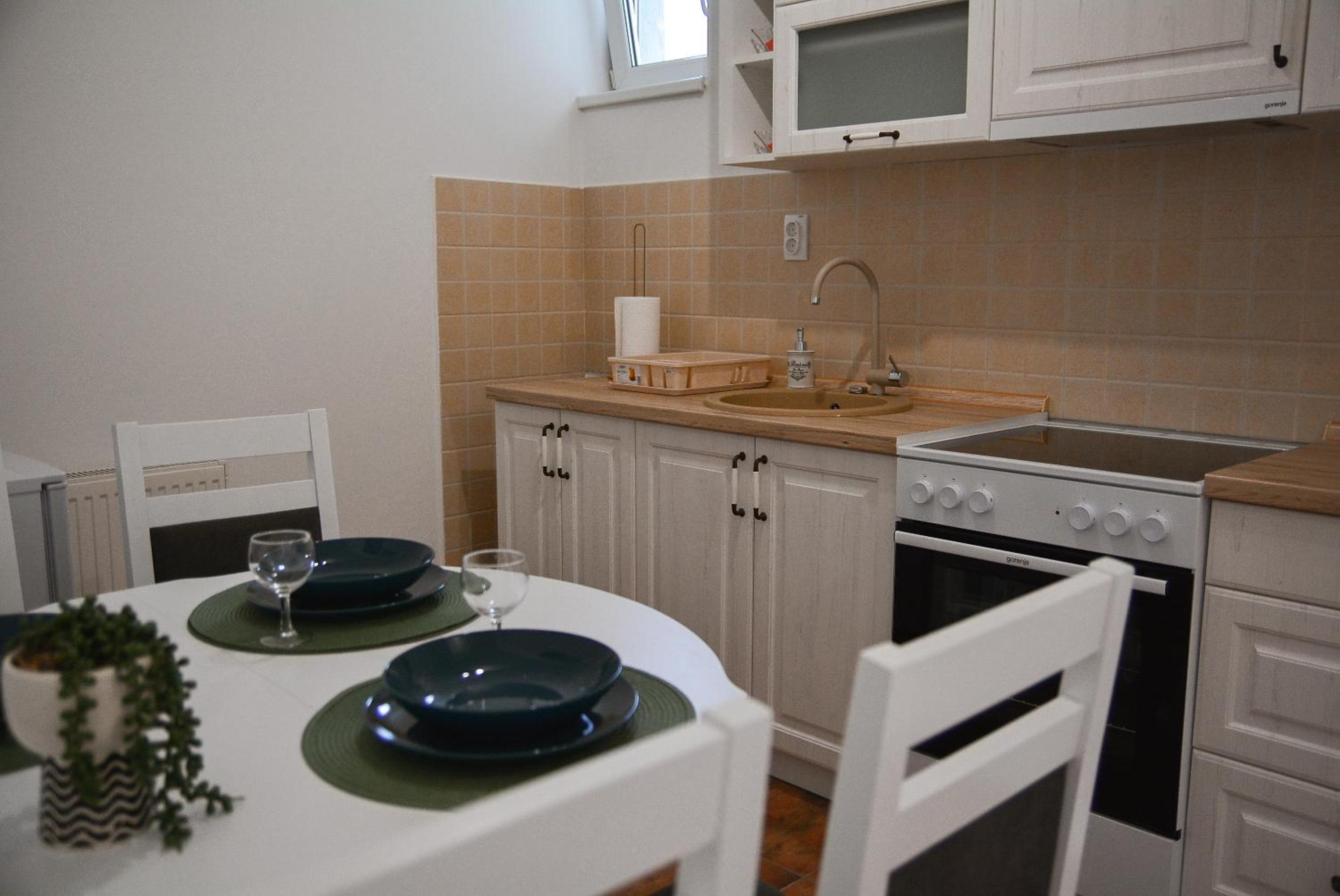 CROWN apartment 2