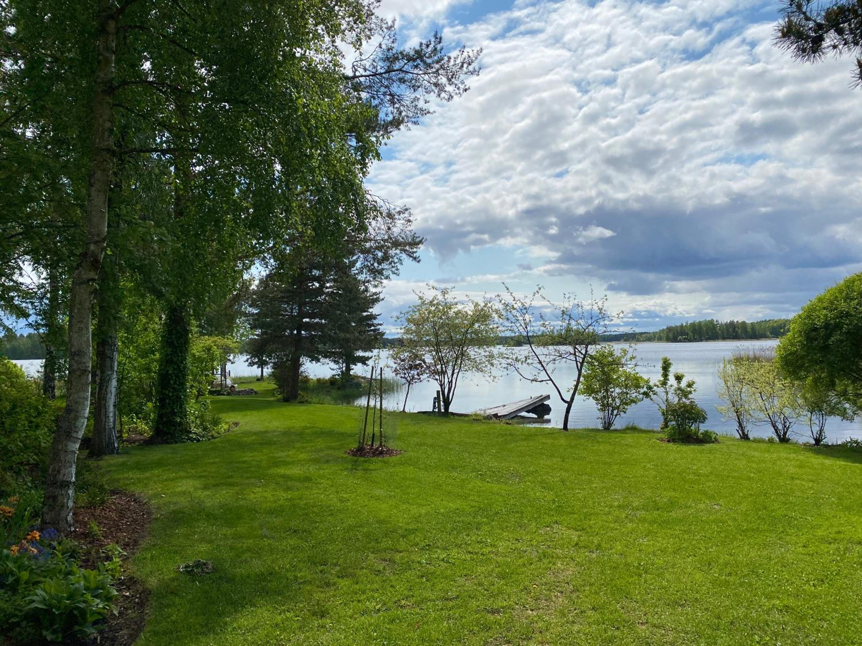 Kodikas vapaa-ajan asunto Päijänteen rannalla