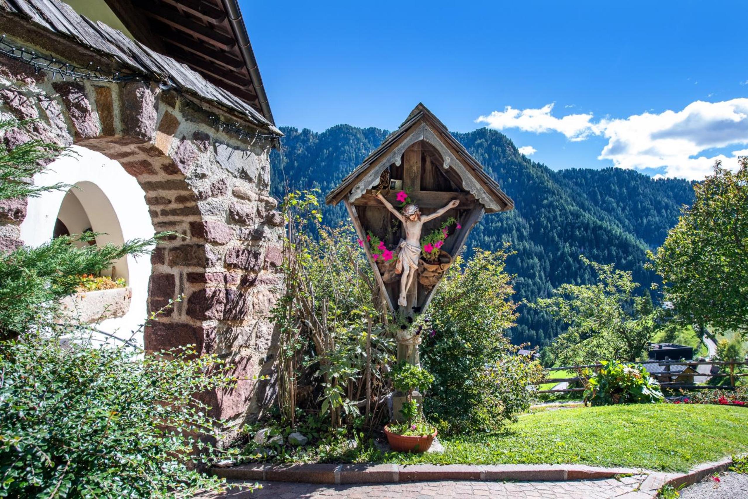 Agriturismo Apartments Tuene