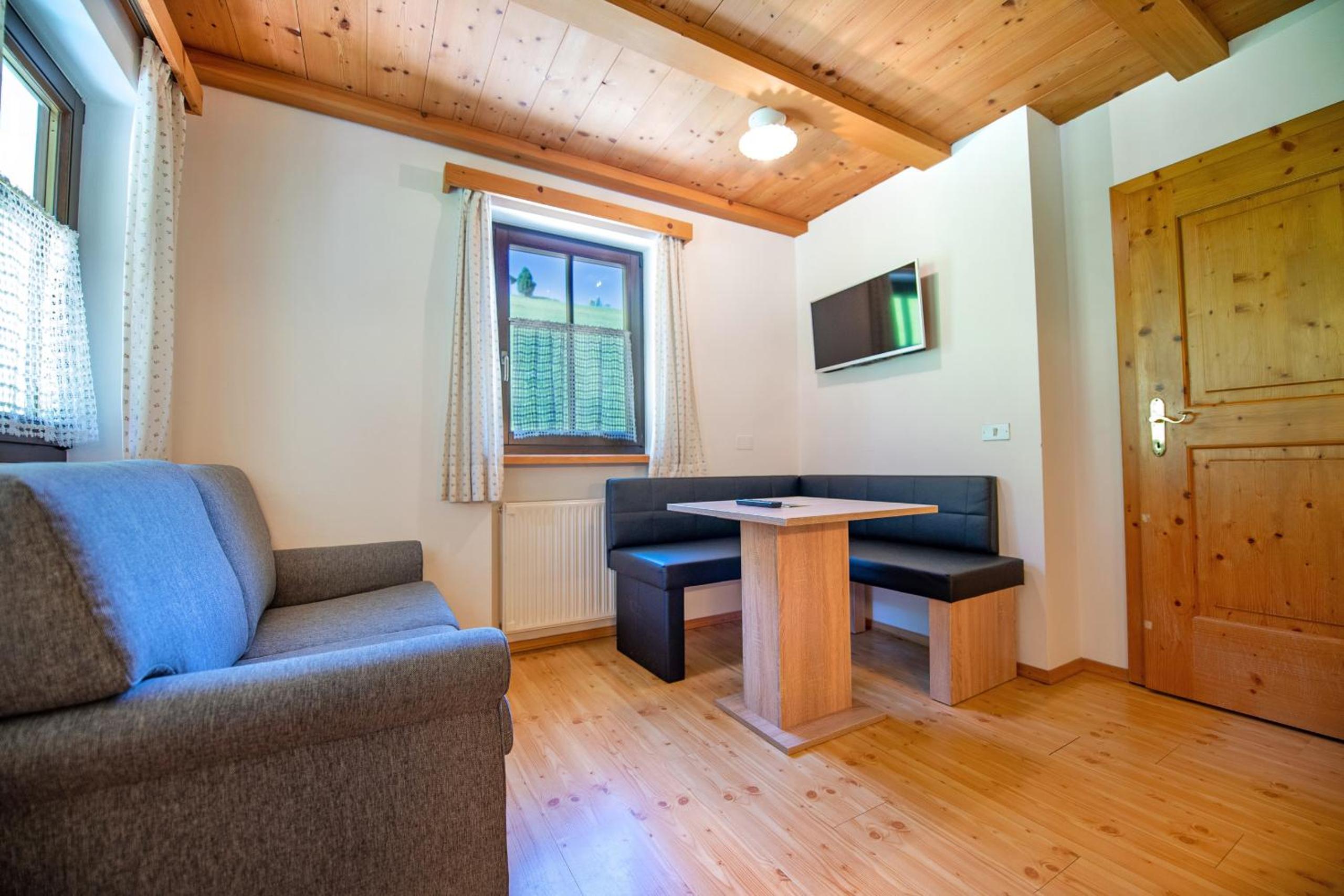Agriturismo Apartments Tuene