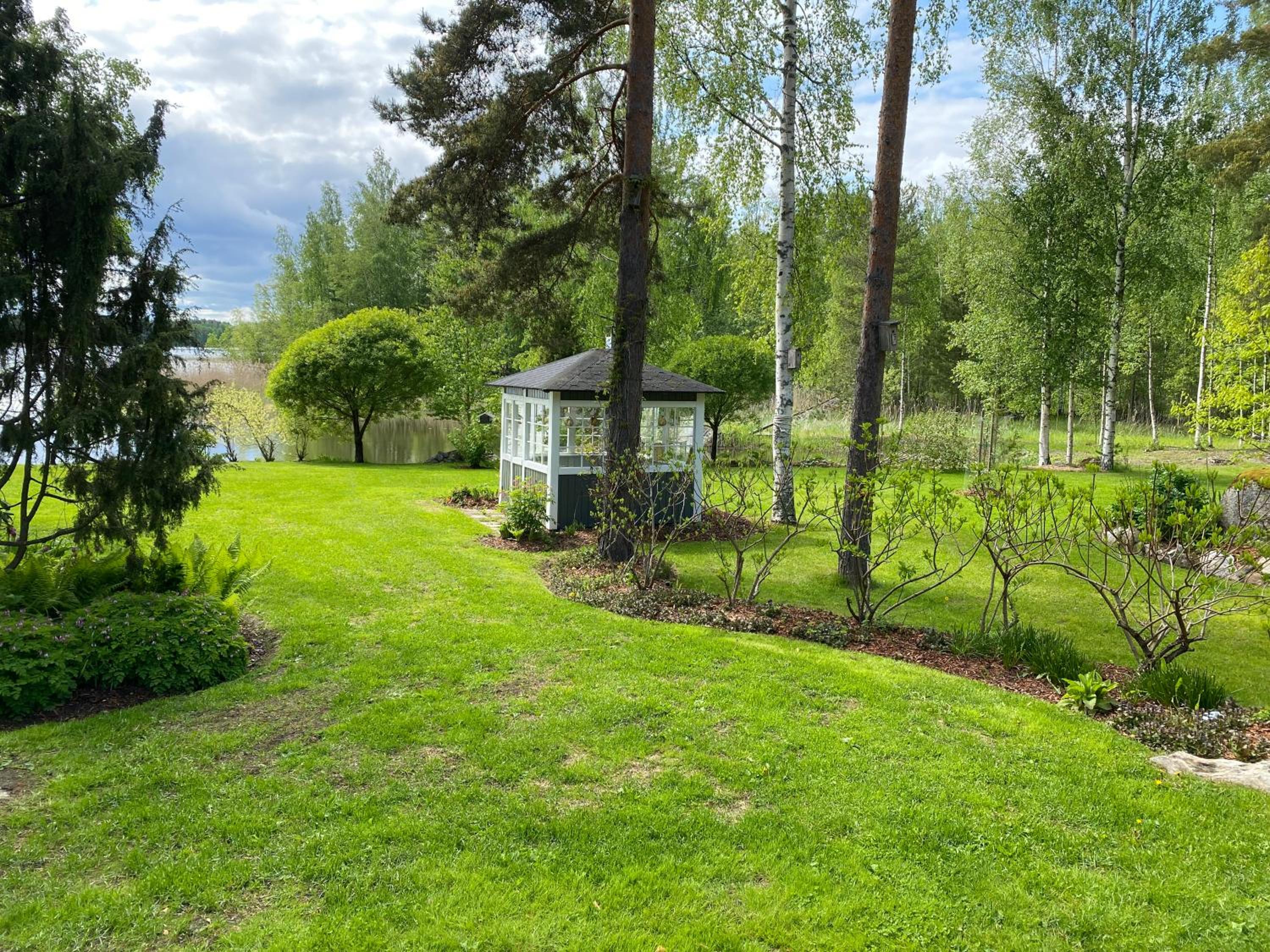 Kodikas vapaa-ajan asunto Päijänteen rannalla